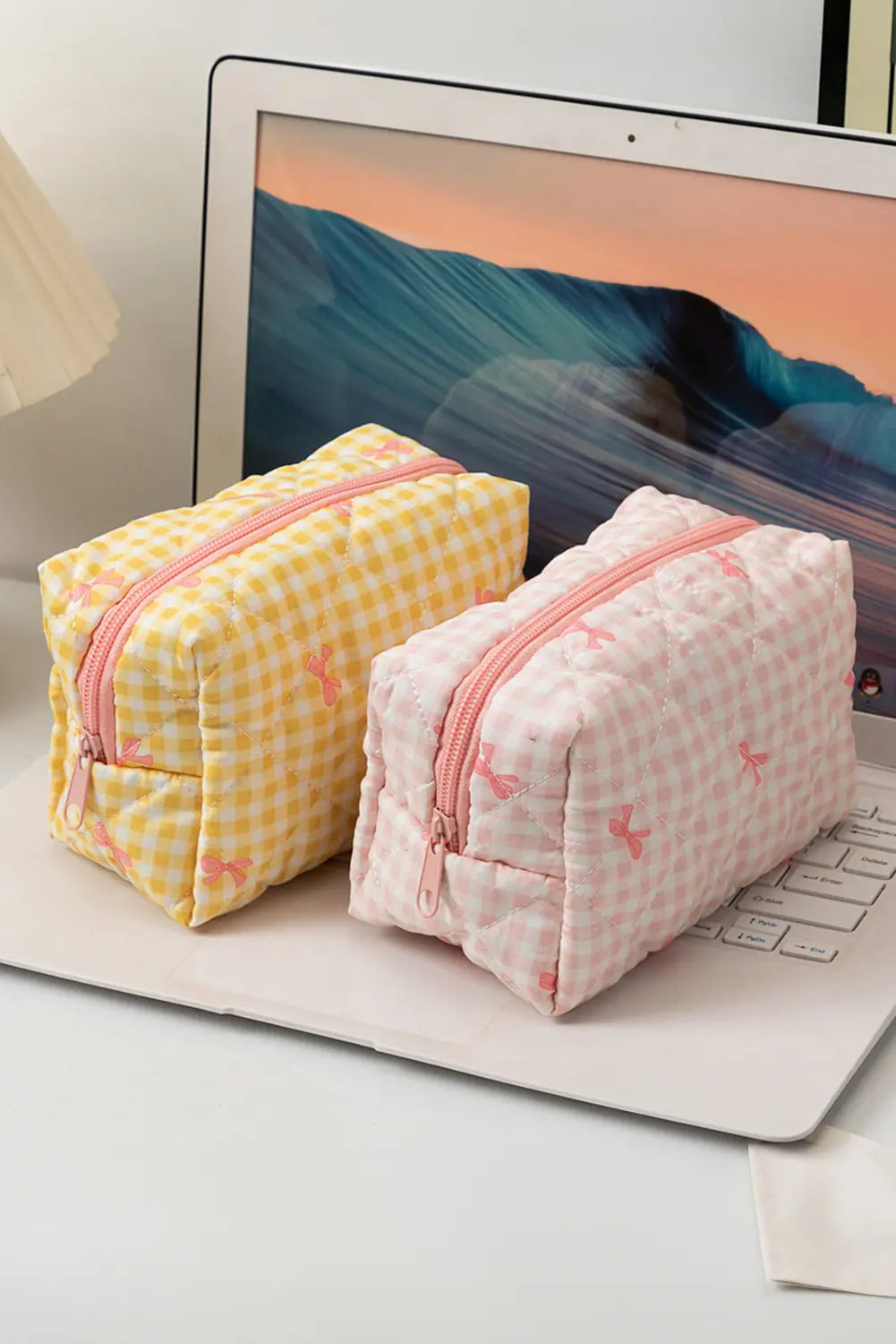 Sweet Bow Knot Print Quilted Zipper Cosmetic Bag – White