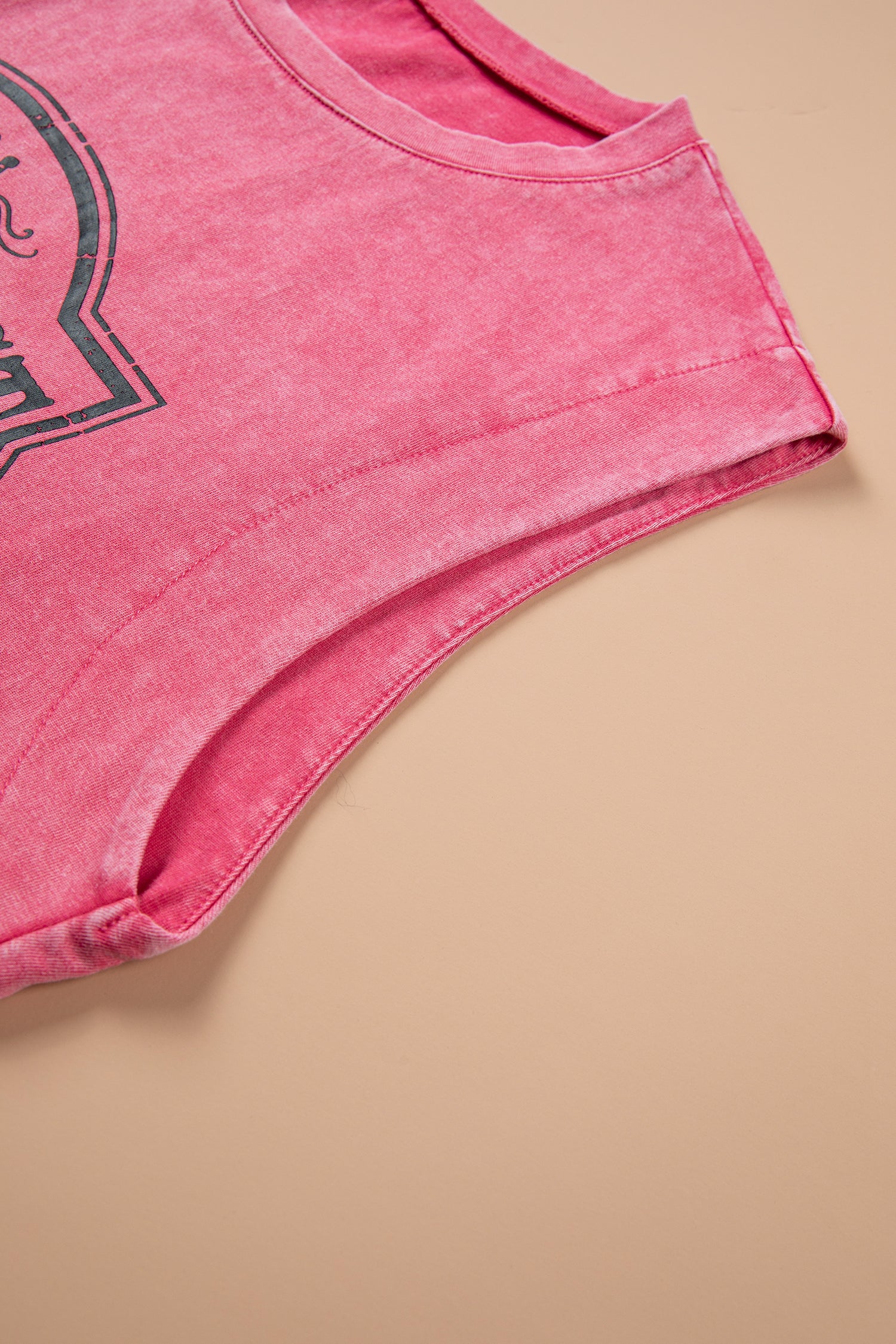 Bonbon Bonbon Toner Washed Wild West Whiskey Print Sleeveless Muscle Top – Pink