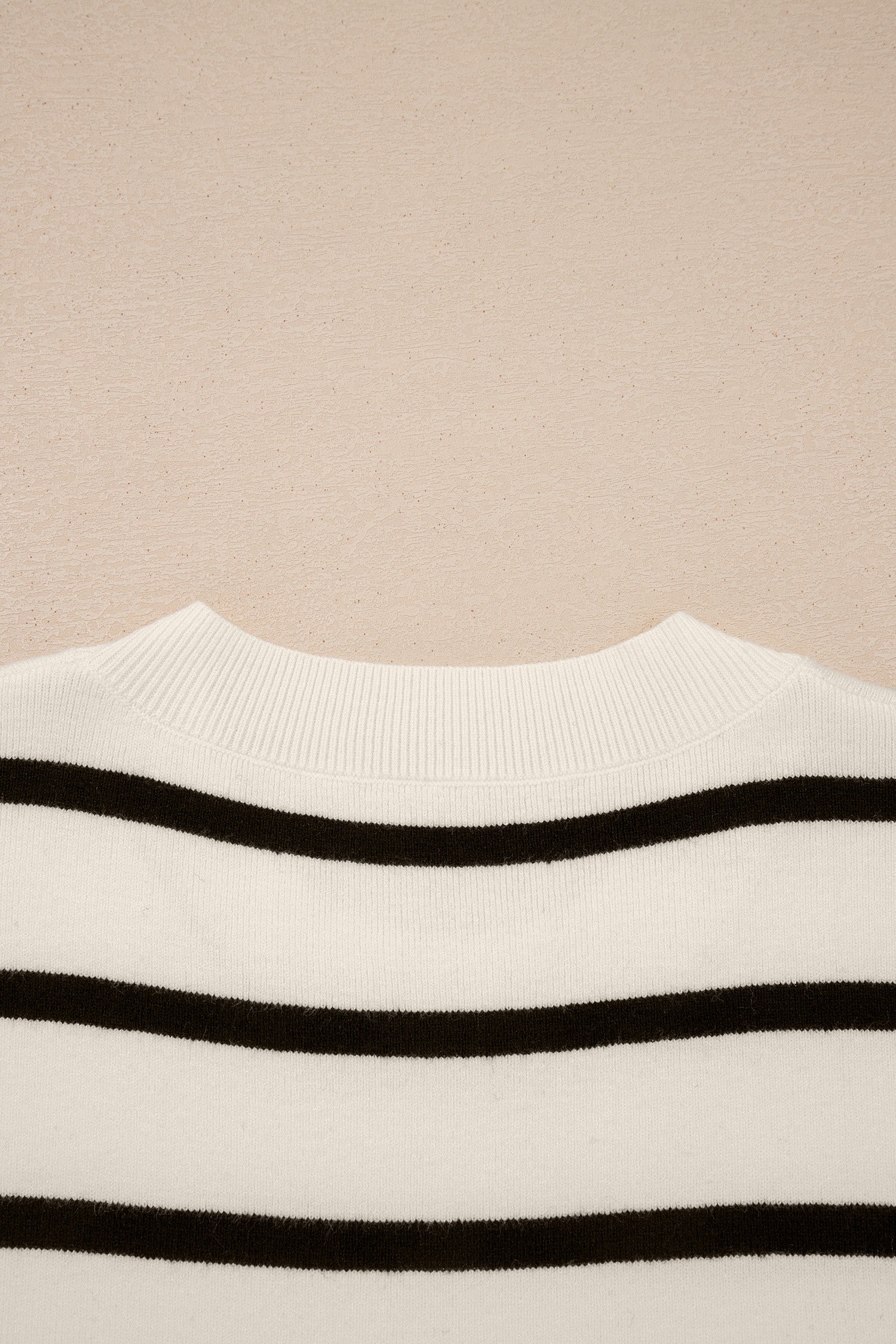Side Slit Crew Neck Short Sleeve Sweater Tee