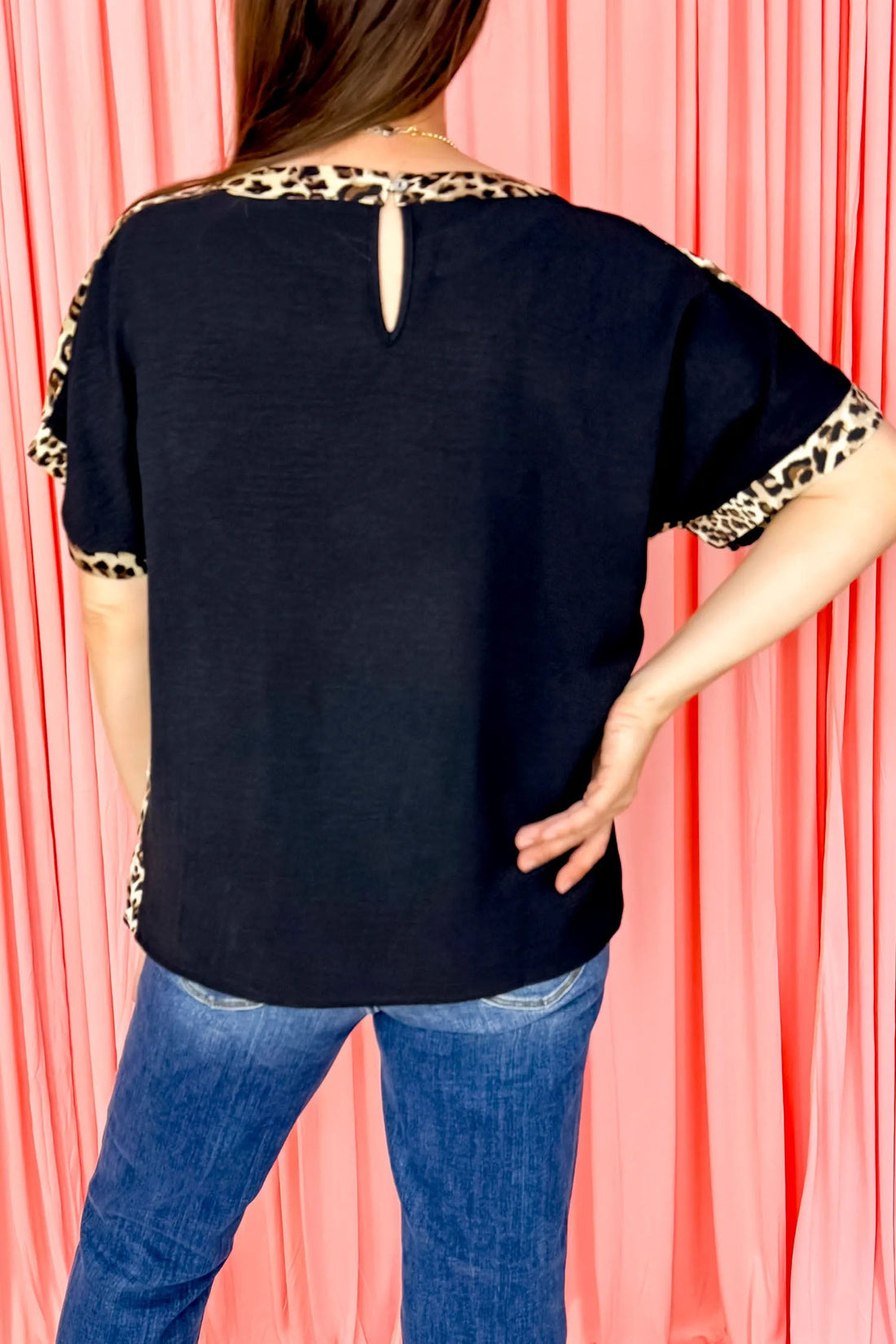 Plus Size Leopard Patchwork Round Neck Loose Tee - eAura