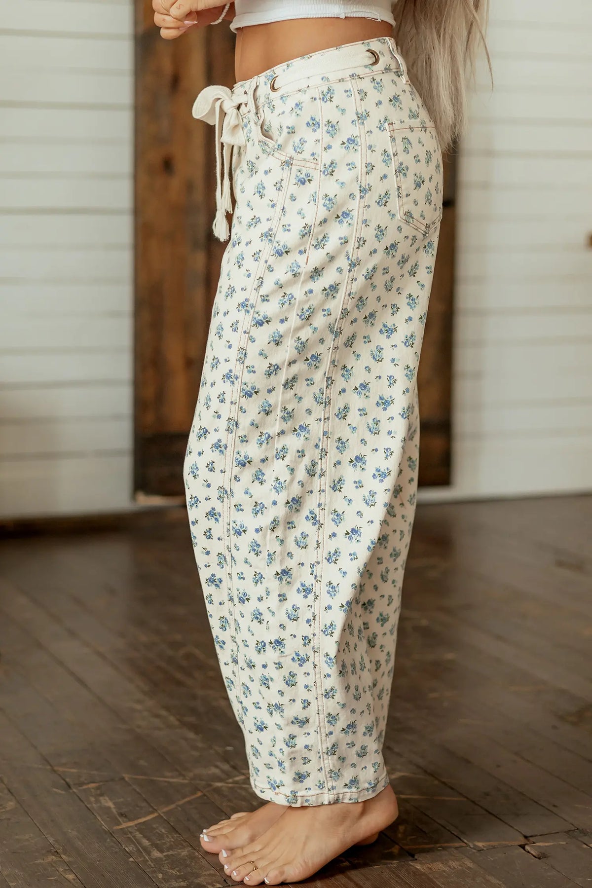 Grommet Knot Waist Floral Barrel Leg Jeans – Beige