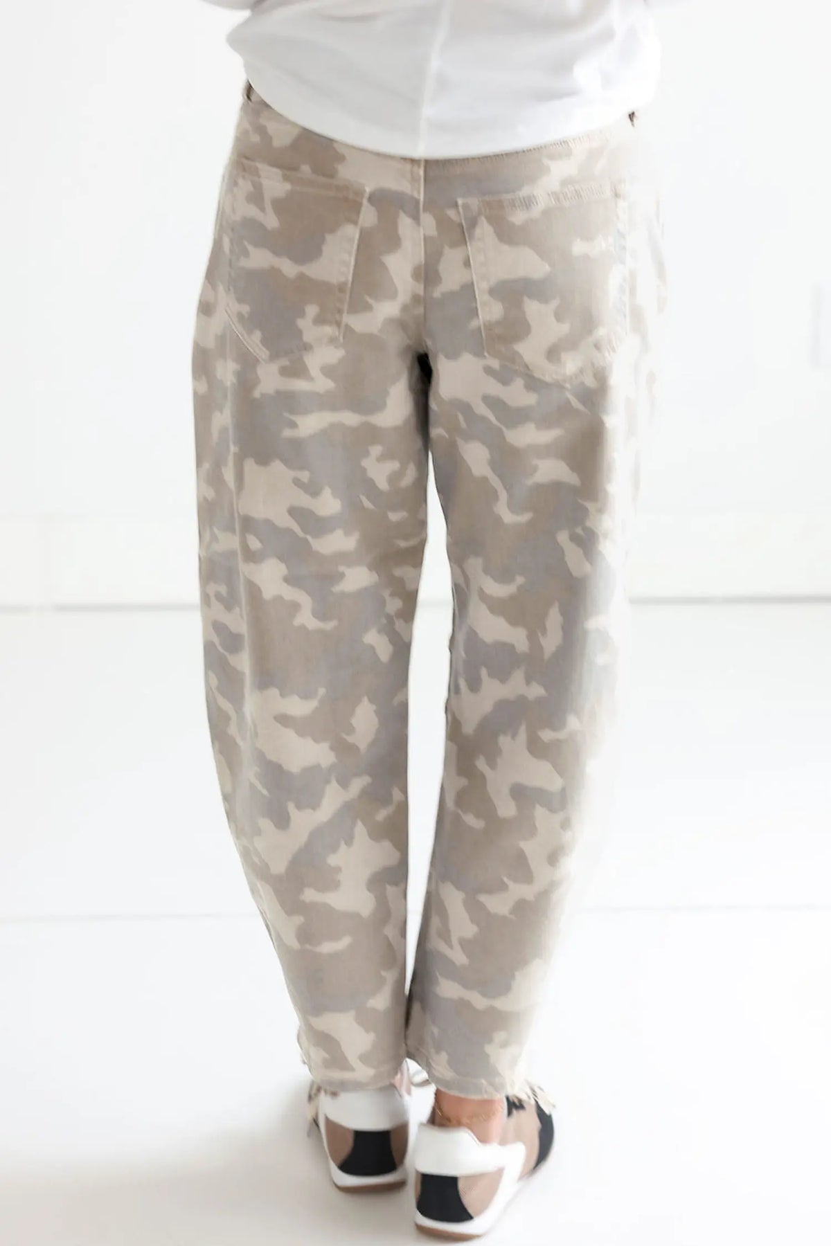 Jeans Ankle-Length Harem Fit with Camouflage Print and Rivet Pocket Detail