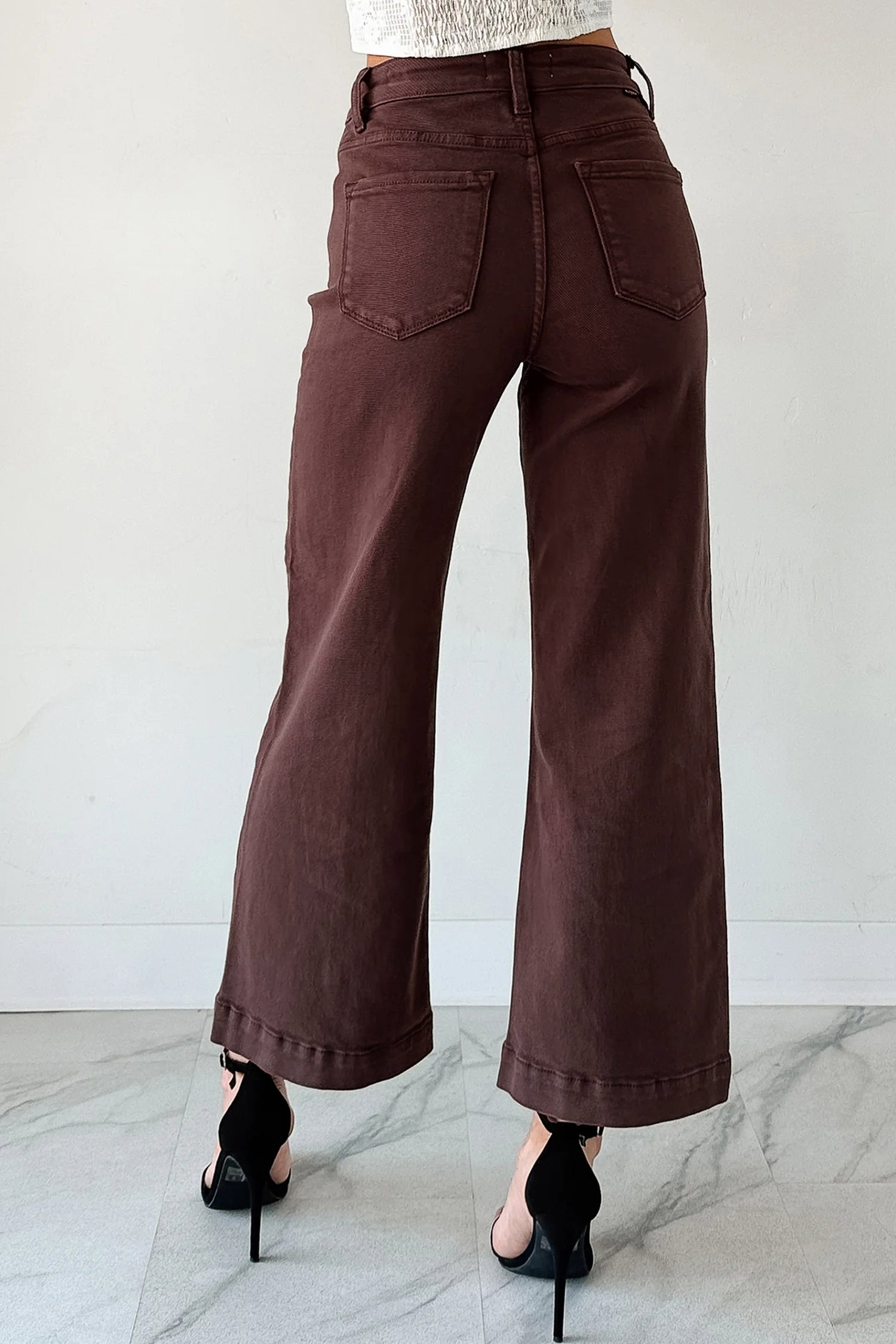 Seamed Center Wide Leg Cropped Jeans