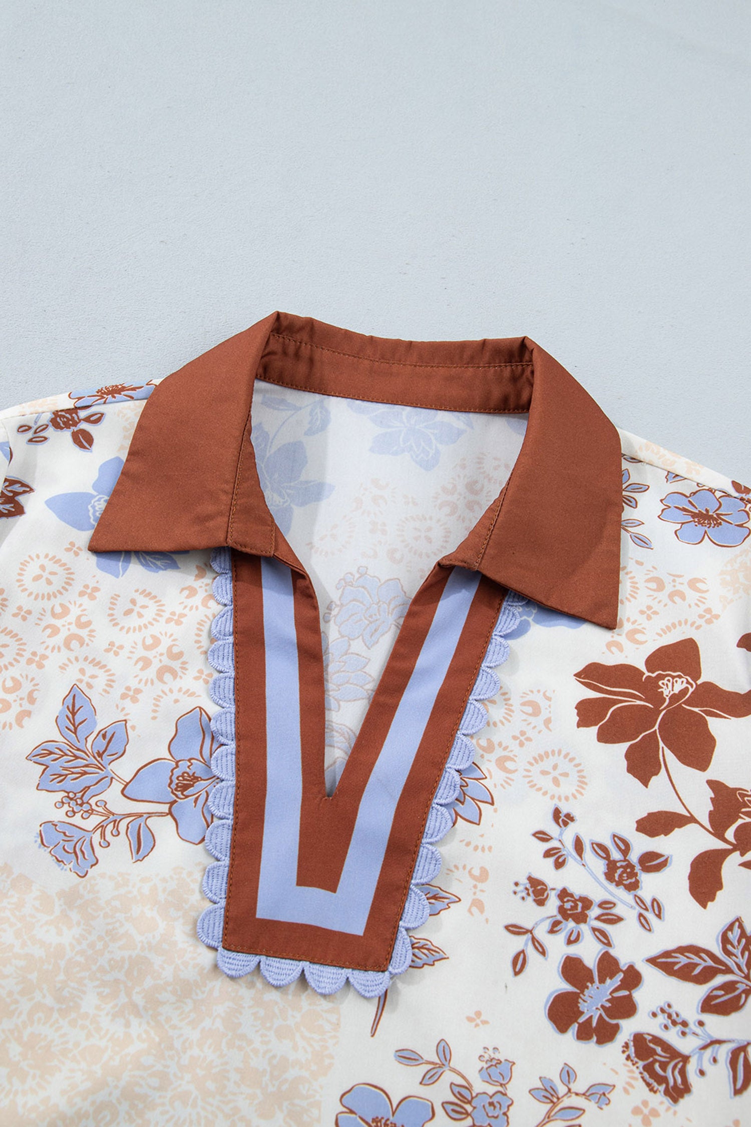 Floral Print Colorblock V Neck Long Sleeve Blouse – White