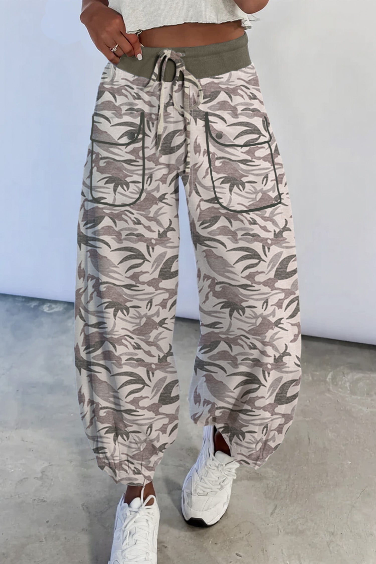 Drawstring Contrast Waistband Camouflage Cargo Barrel Pants – Multicolour