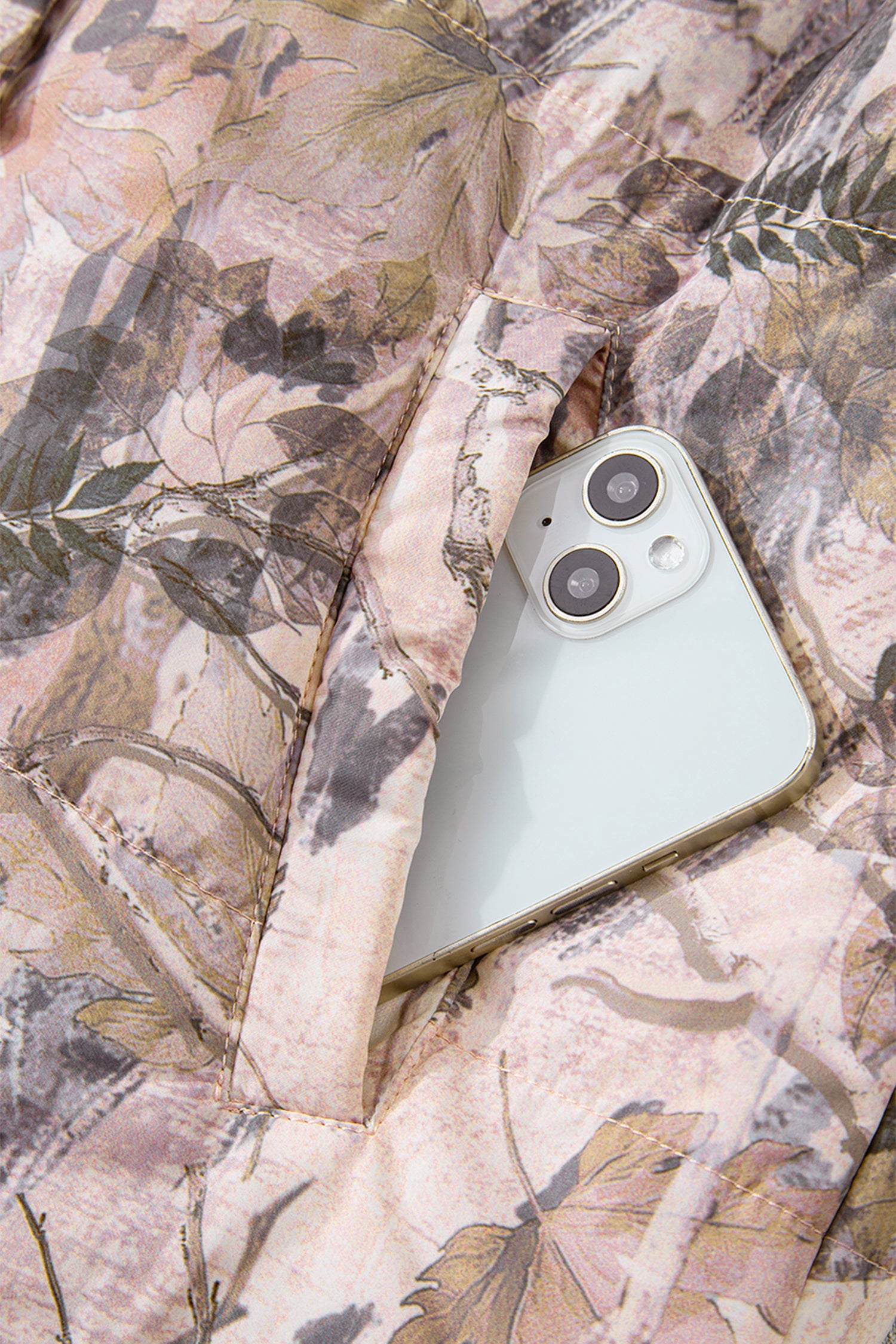 Camo Leaf Print Winter Puffer Vest - Outerwear/Vests