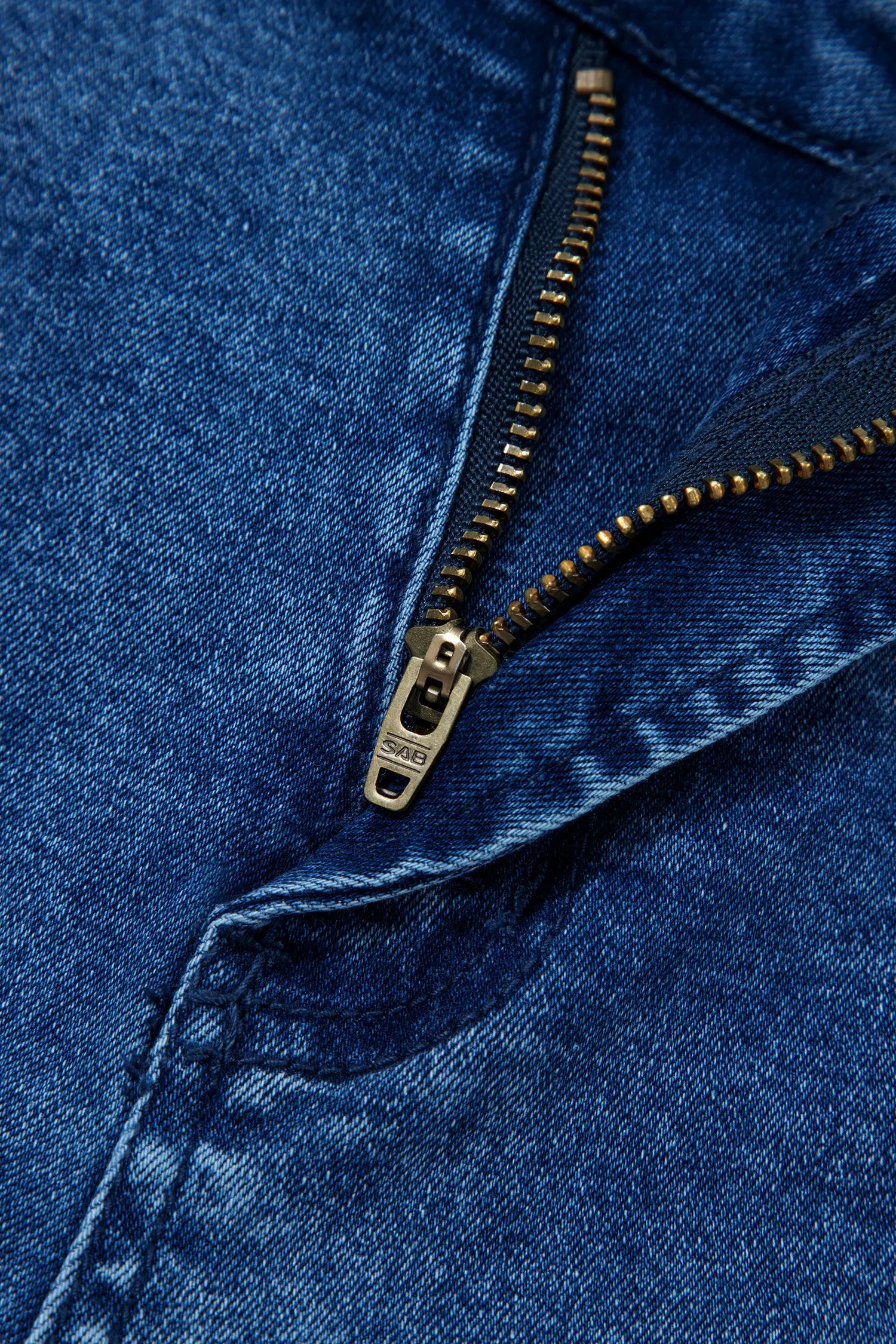 Sail Blue Frayed Cropped Barrel Jeans