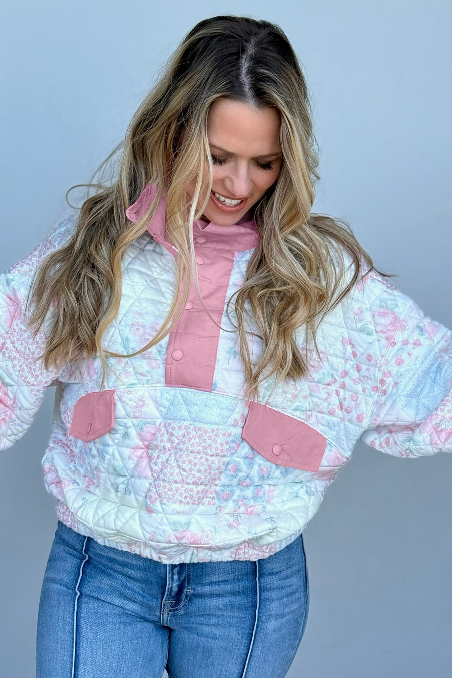 Floral Quilted V-Neck Plus Size Fake Pocket Sweatshirt – Pink