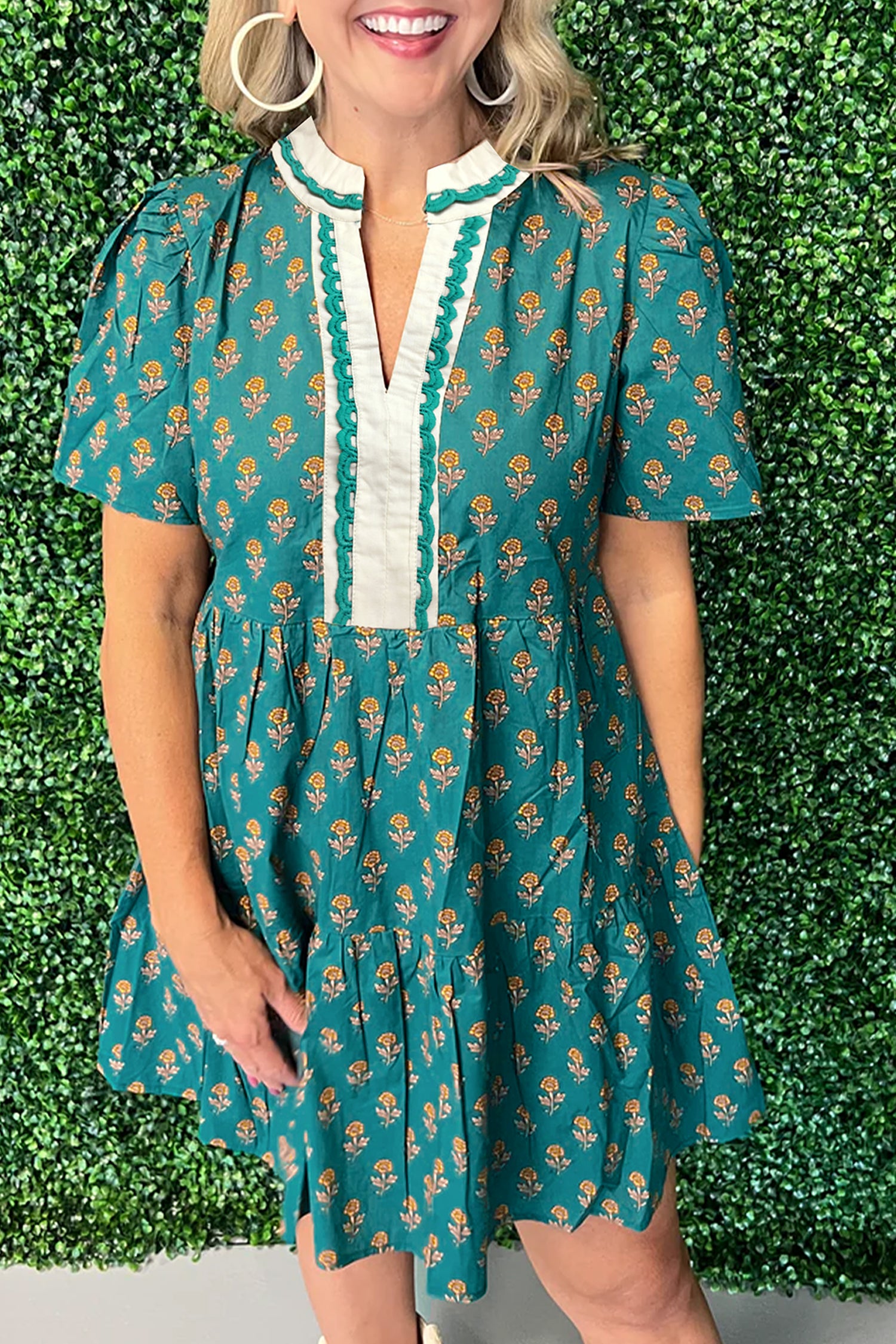 Green Contrast Trim V-Neck Short Sleeve Floral Dress