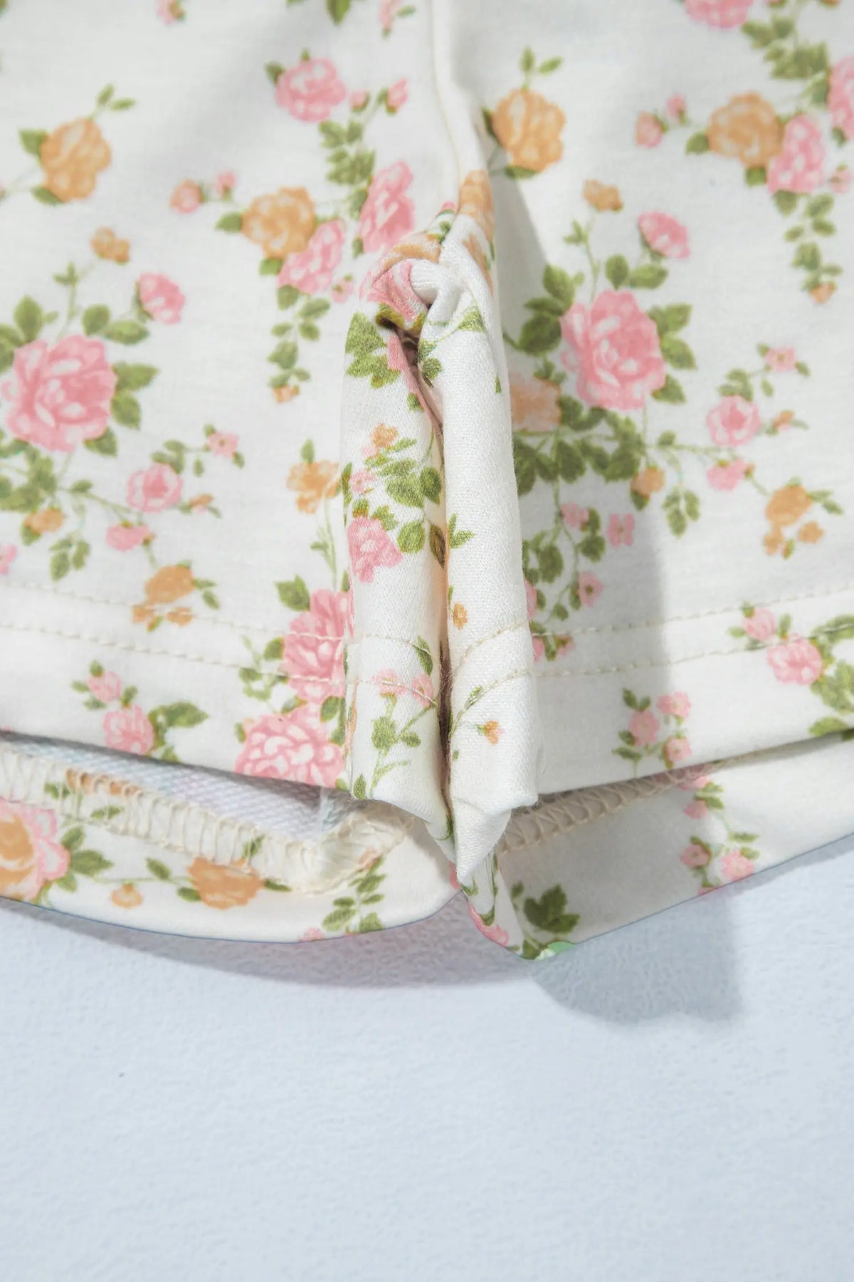 Floral Print Long Sleeve Shift Top Pocketed Shorts 2pcs Set – Beige