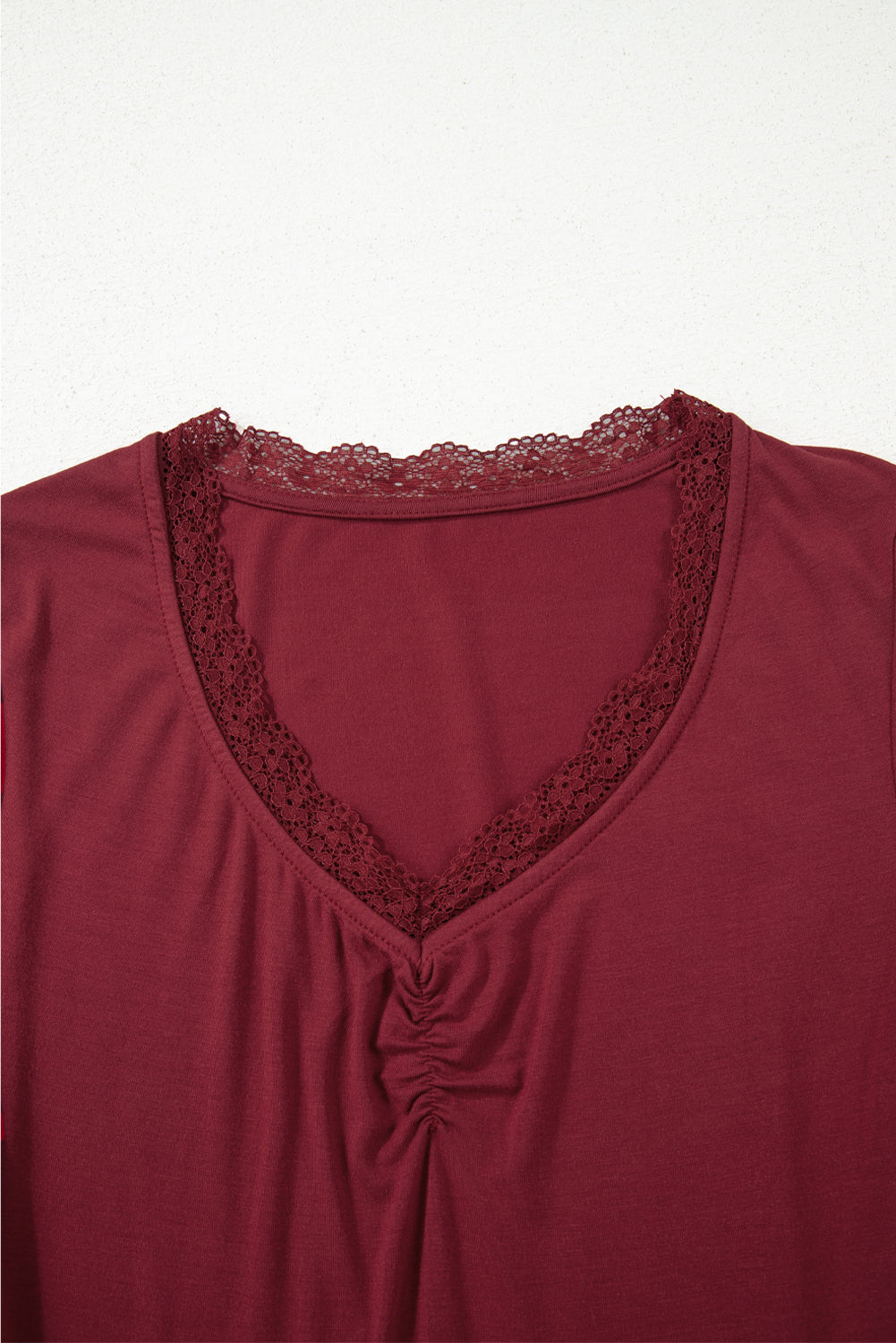 Lace-trimmed Sweetheart Neckline Ruched Detail Long Sleeve T-shirt eAura