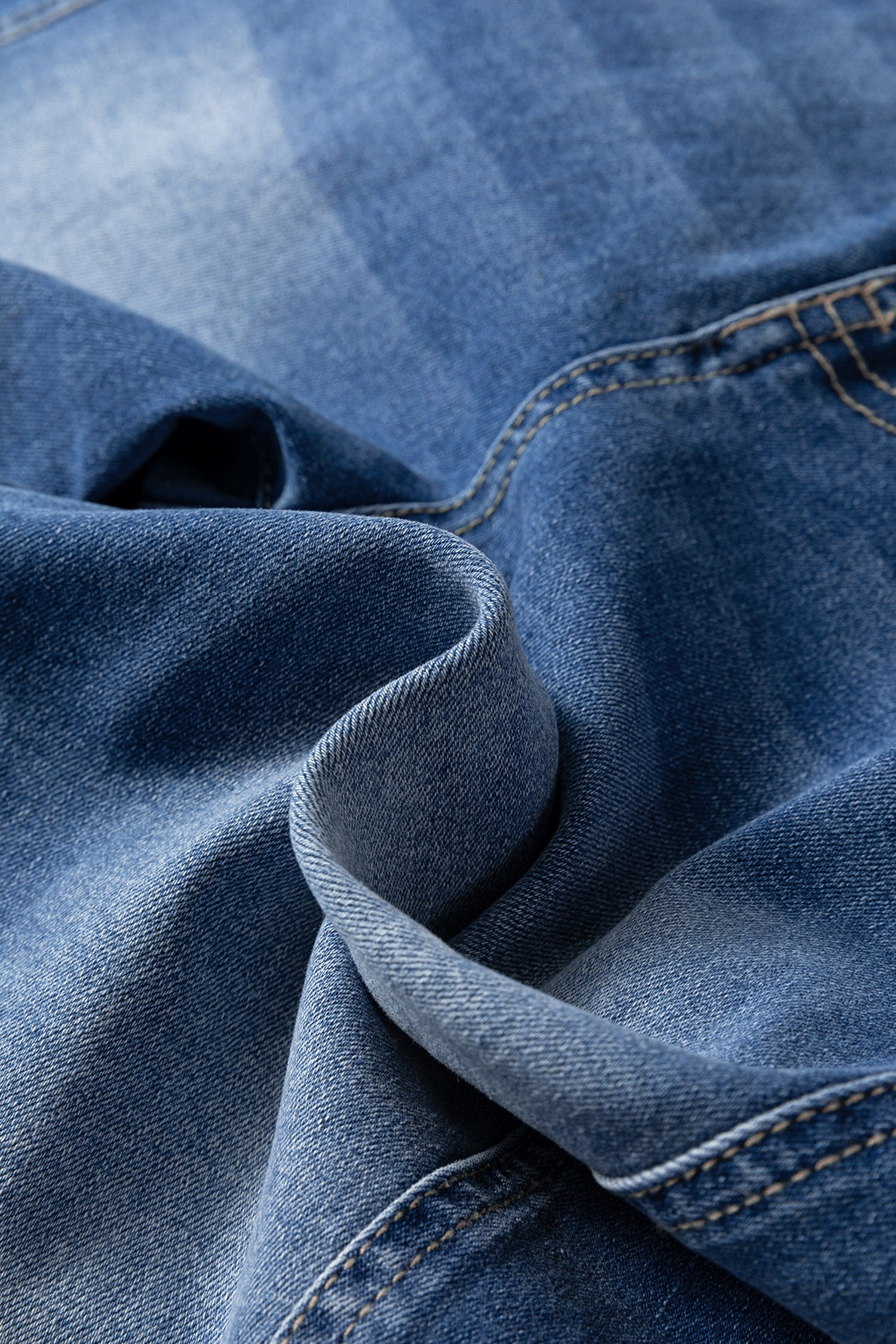 4 Buttons Front Tapered Casual Loose Fit Jeans – Blue