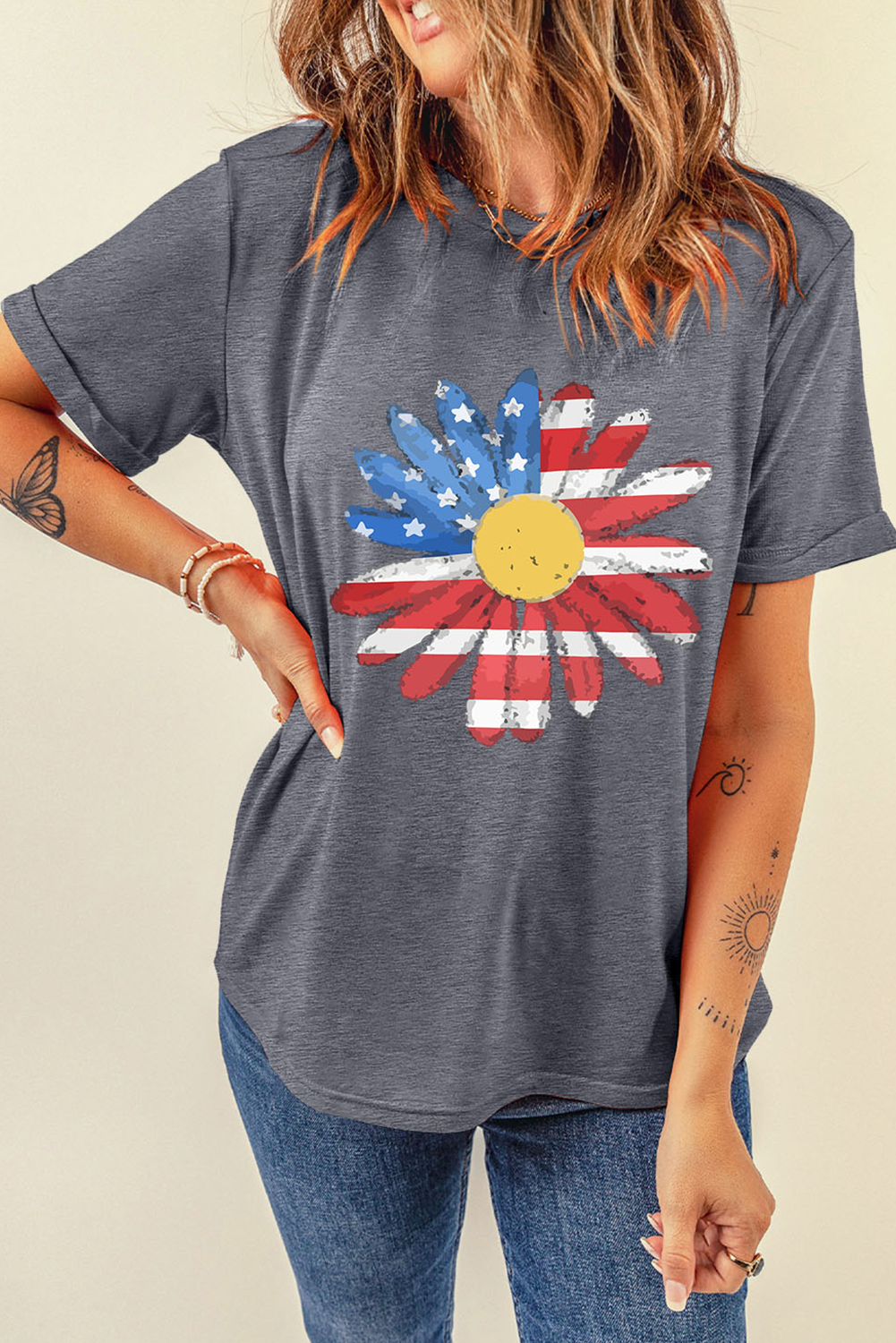 Grey Flag Pattern Sunflower Graphic Crew Neck Tee eAura