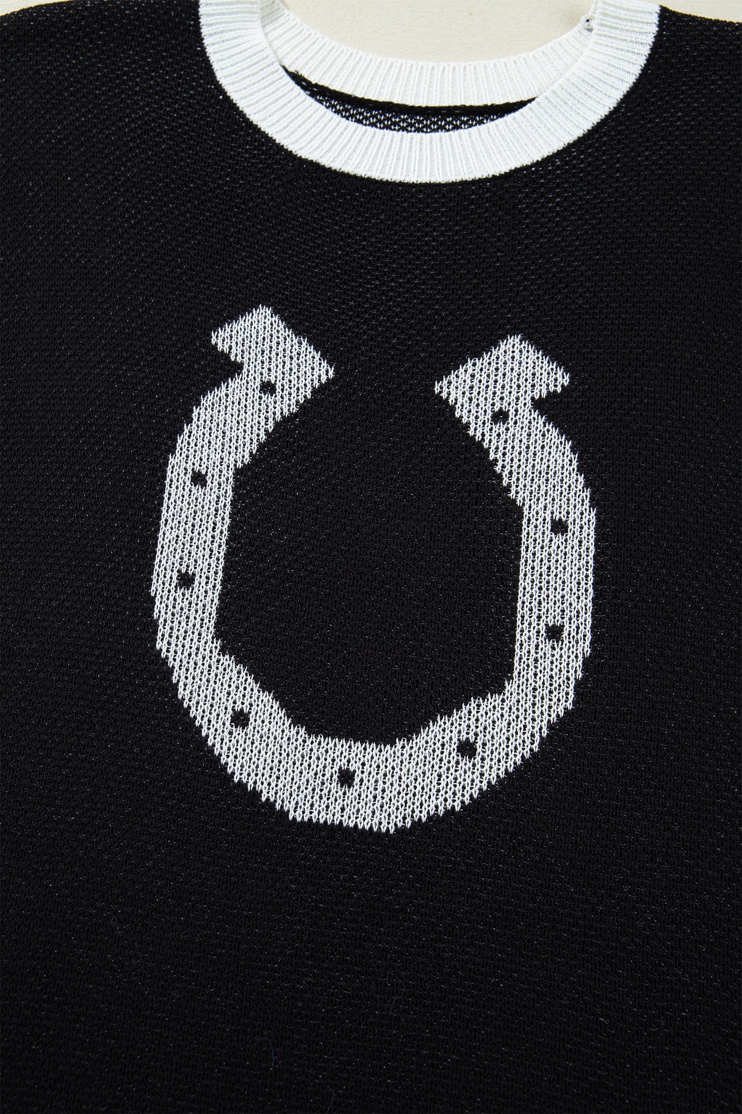 Black Horse Shoe Pattern Contrast Trim Short Sleeve Sweater - Sweaters & Cardigans/Short