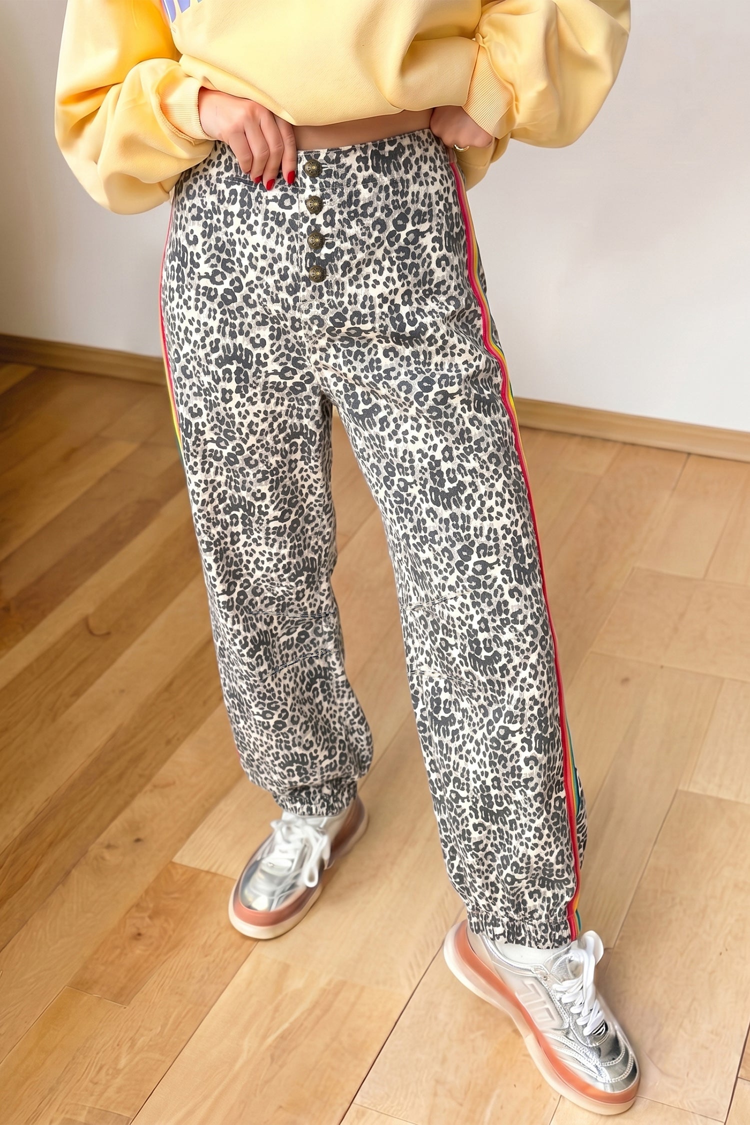 Leopard Print Rainbow Striped Detail Buttoned Loose Jogger Jeans – Brown