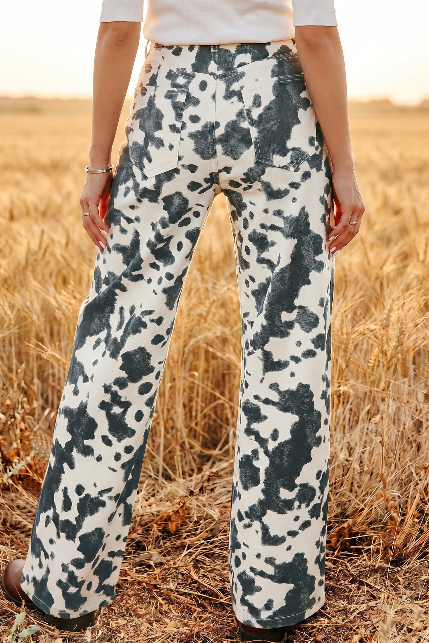 Abstract Print Metal Button Regular Fit Full-Length Jeans – Brown