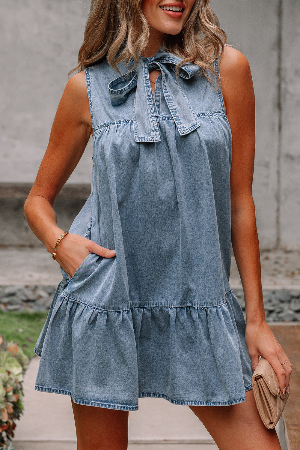 Bowknot Neck Sleeveless Ruffled Chambray Dress eAura