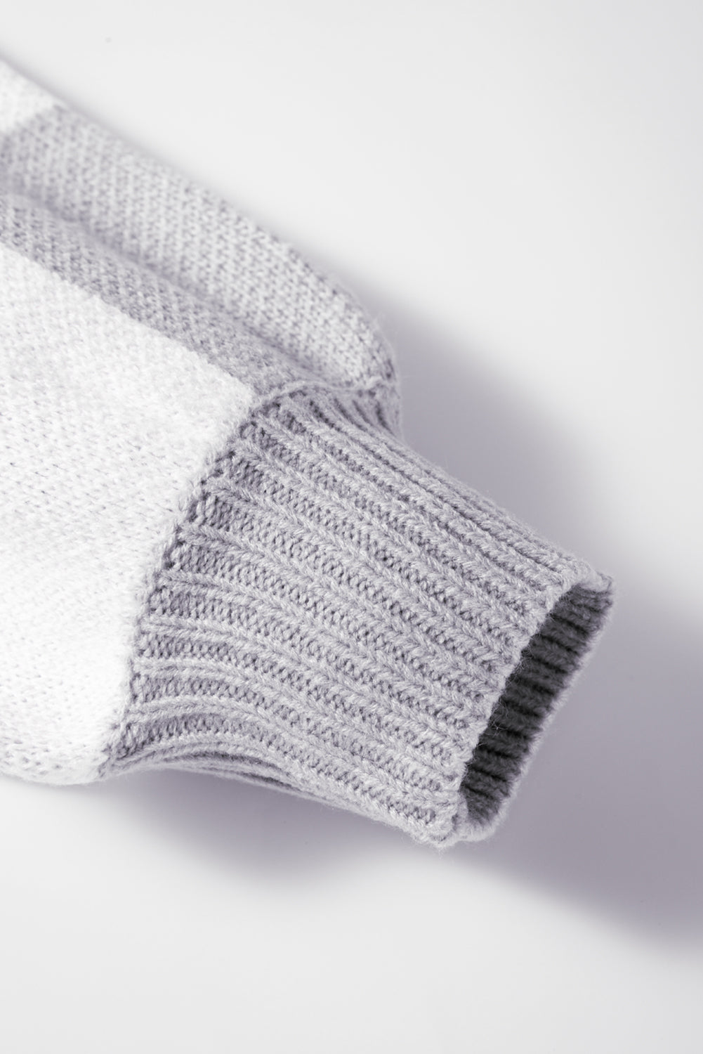 Gray Checkered Bishop Sleeve Sweater eAura