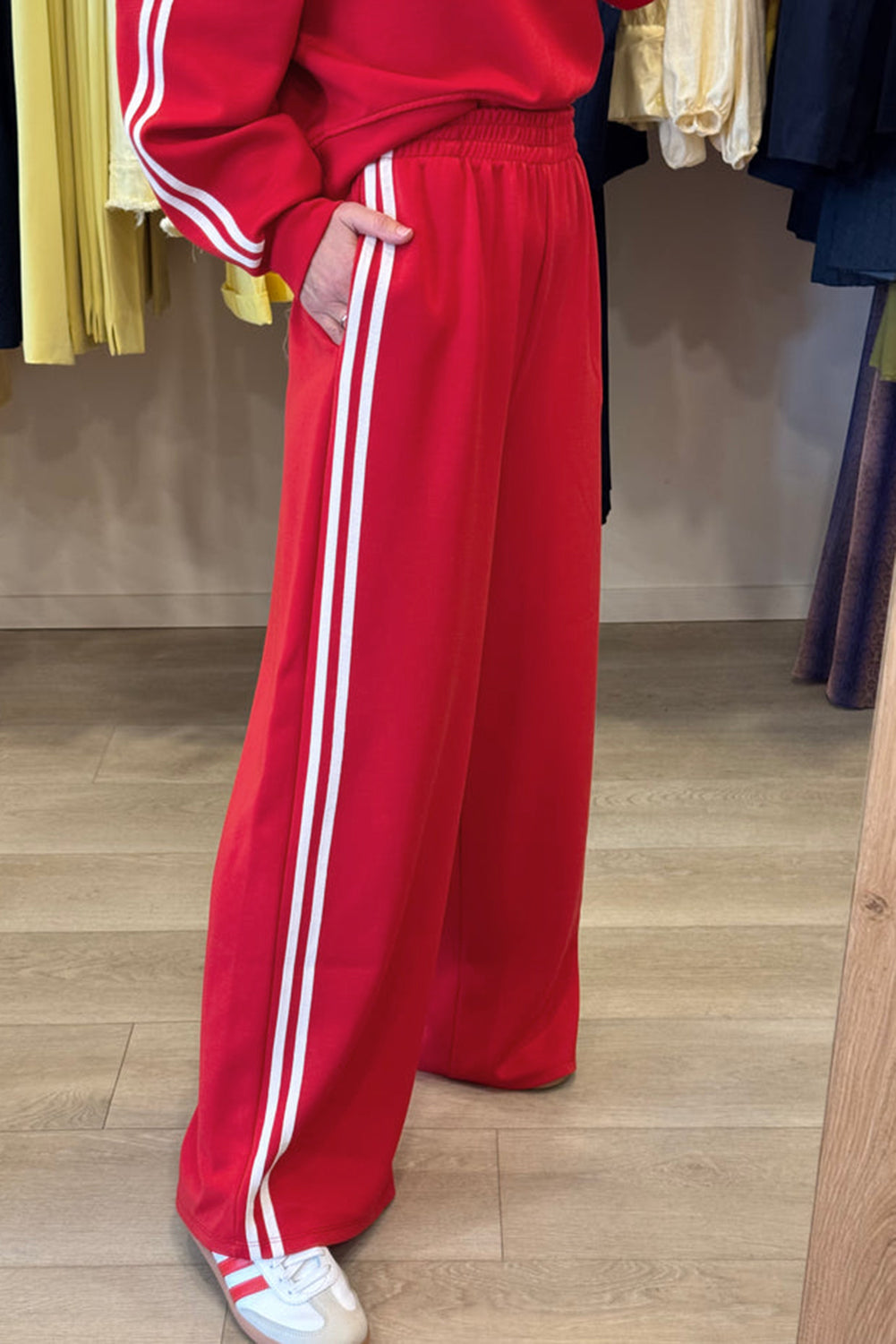Varsity Striped Detail Crewneck Pullover Elastic Sweatpants 2pcs Co-ord eAura