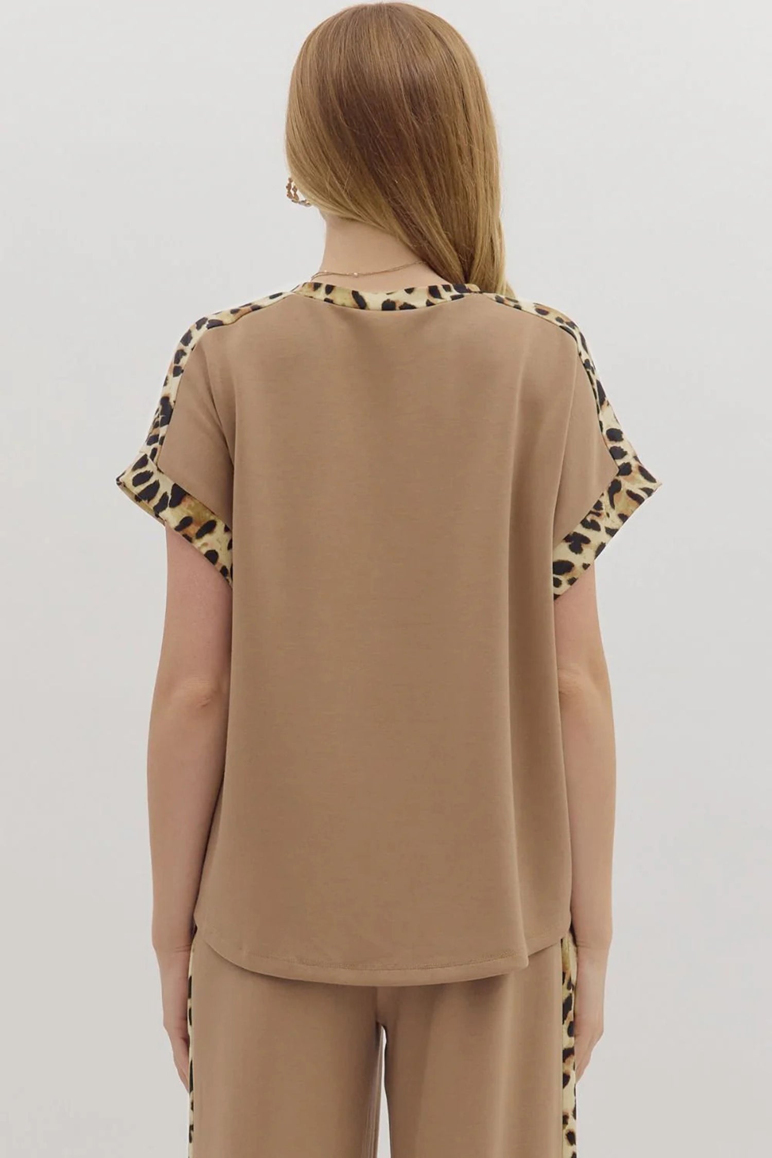 Leopard Trim Round Neck Loose T-Shirt - Tops/Tops & Tees