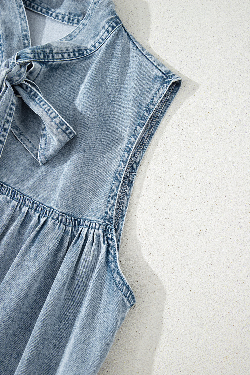 Bowknot Neck Sleeveless Ruffled Chambray Dress eAura