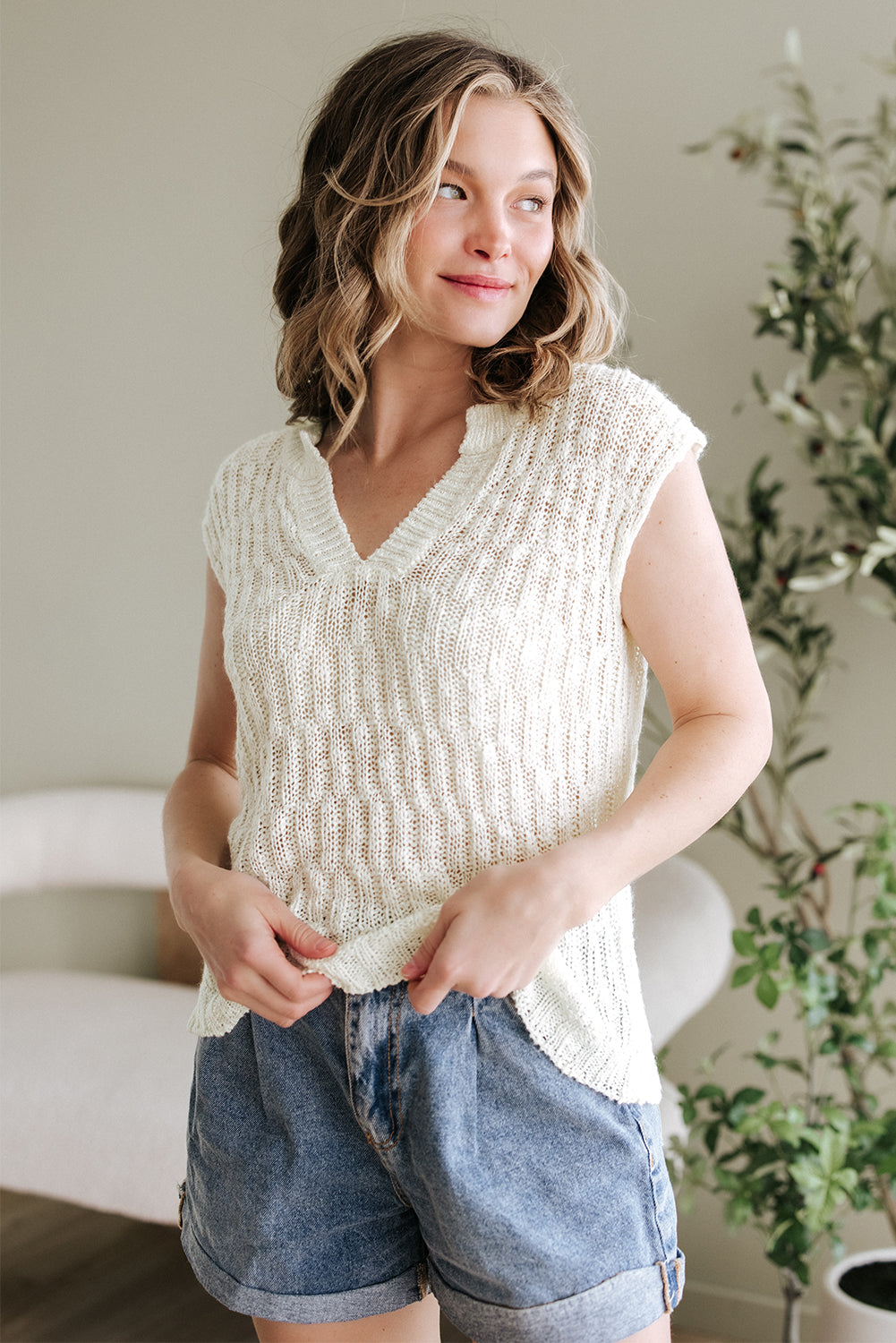 Beige Notched V Neck Short Sleeve Sweater eAura