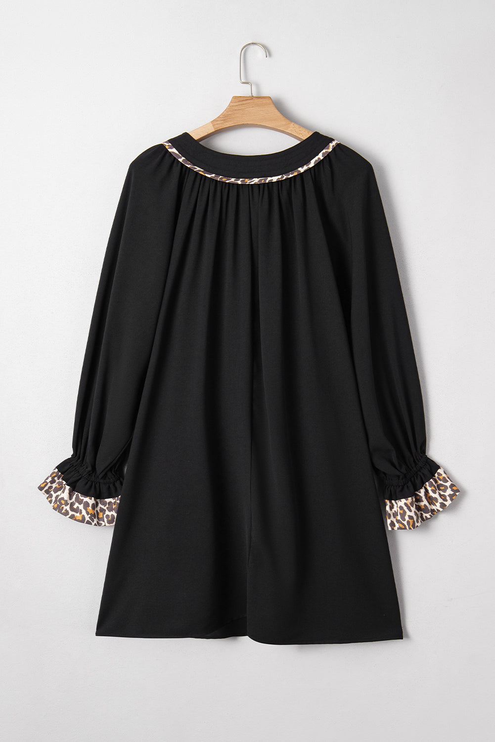 Black Plus Size Notched Neck Leopard Trim Flounce Long Sleeve Shift Dress - eAura