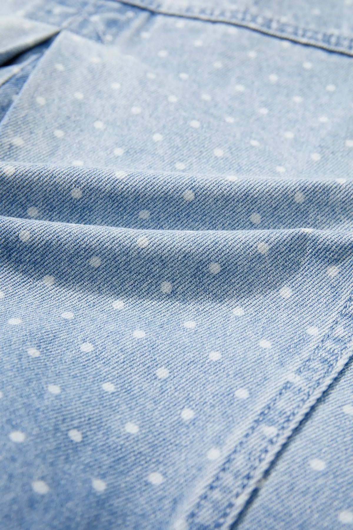 Sky Blue Polka Dot Long Sleeve Collar Pocket Casual Shift Silhouette Denim Jacket – Light Blue