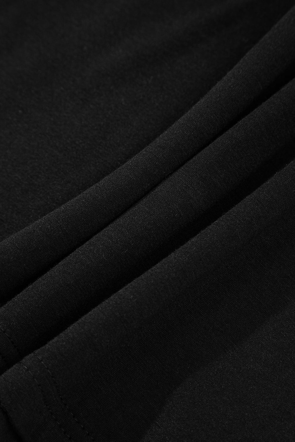 Black Spaghetti Strap Skinny Fit Cropped Tank Top eAura