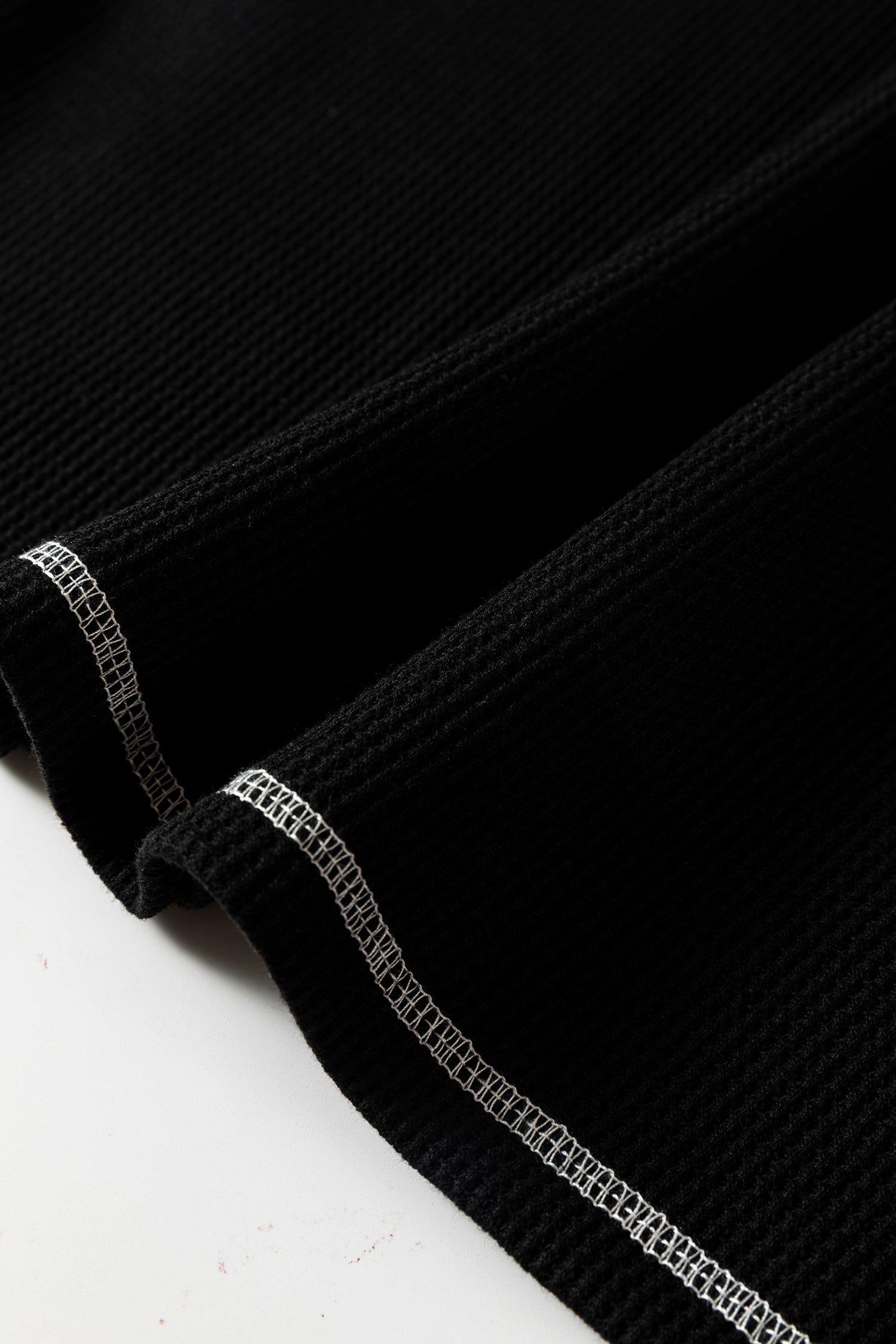 Waffle Textured Contrast Trim V Neck Tee – Black