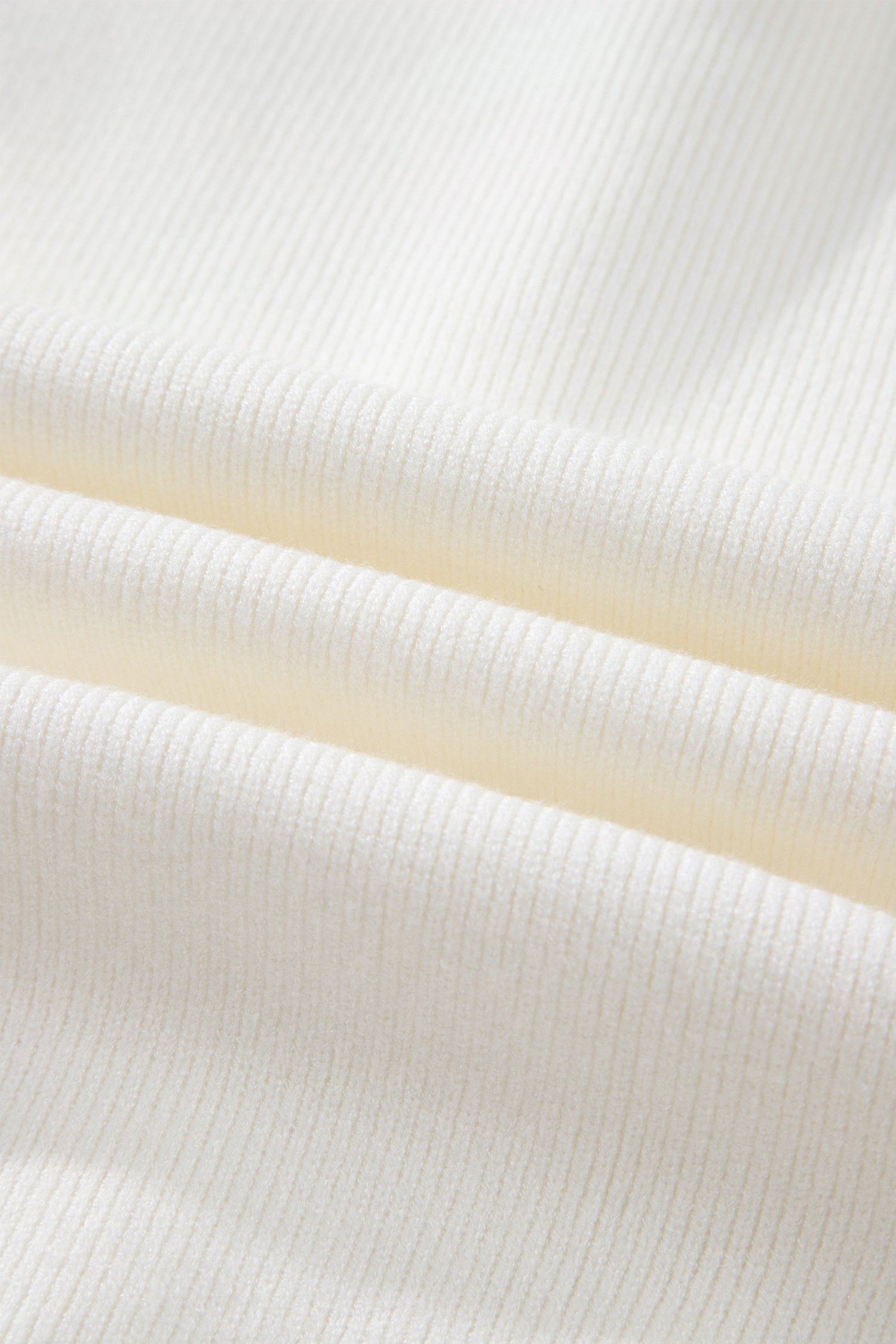 White Sleeveless Knit Button Pocketed Sweater