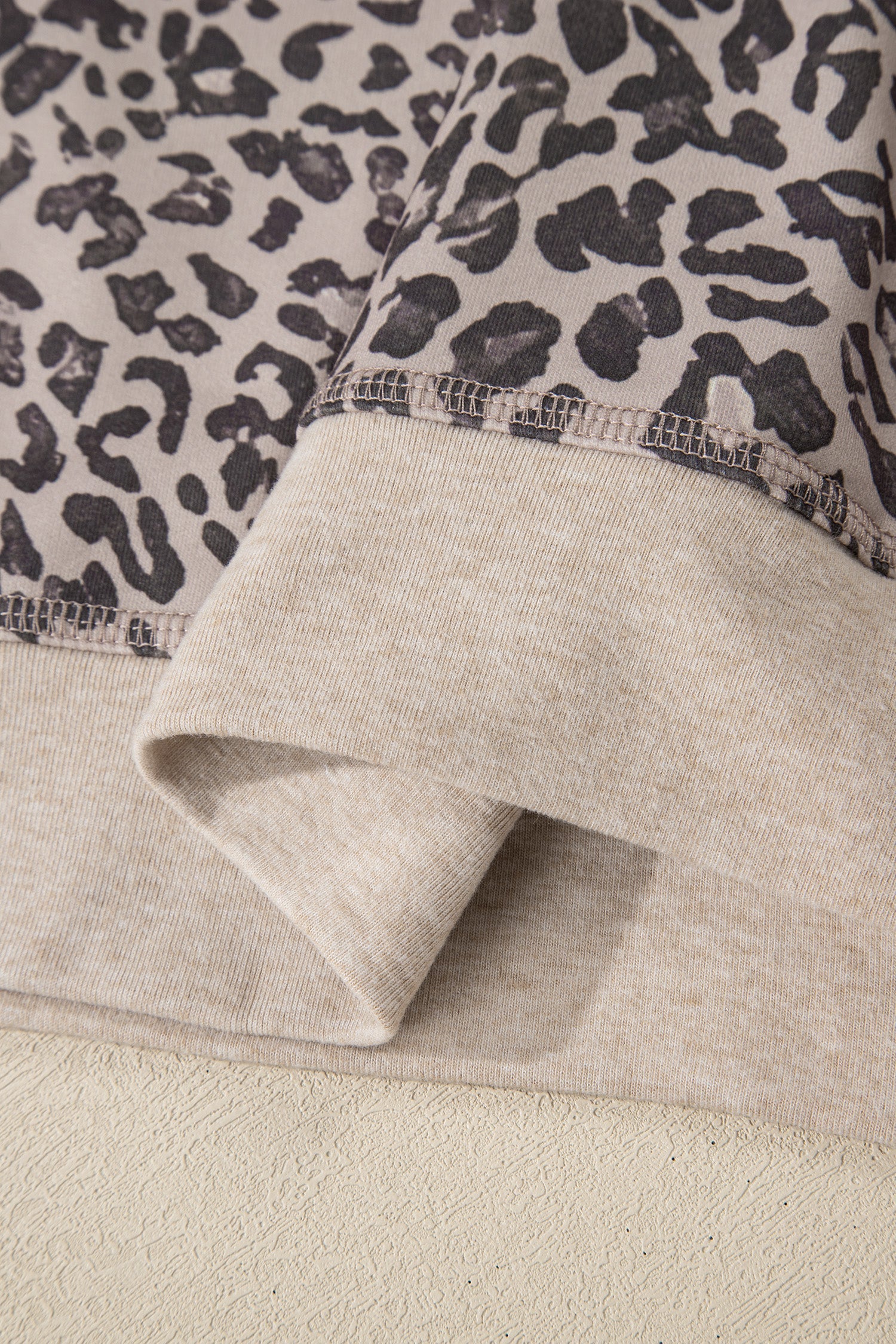 Leopard Print Crew Neck Sweatshirt - eAura