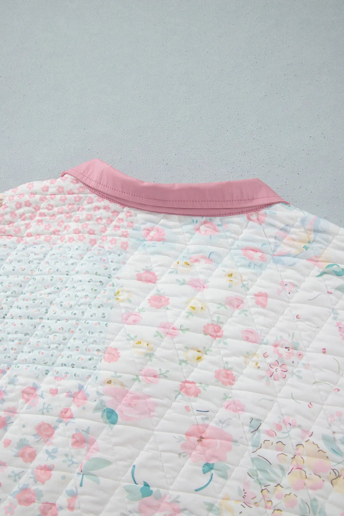 Floral Quilted V-Neck Plus Size Fake Pocket Sweatshirt – Pink