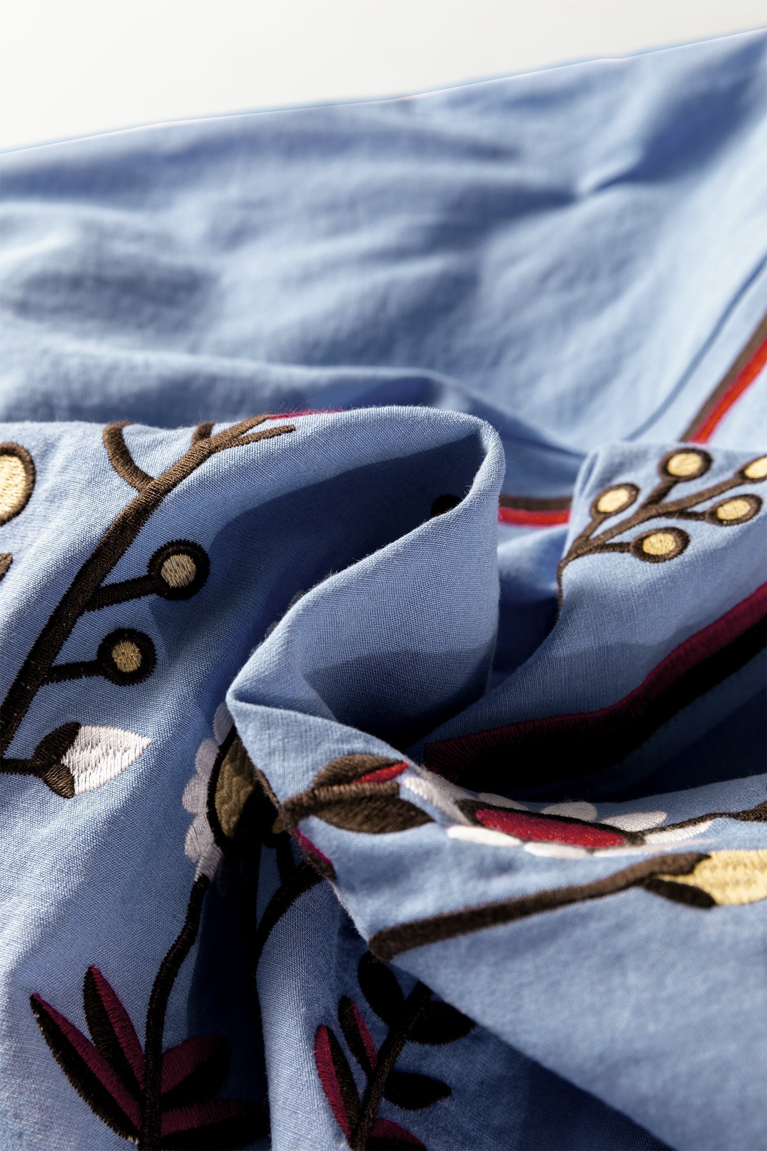 Floral Embroidered Split Neck Tassel Tie Puff Sleeve Blouse - eAura