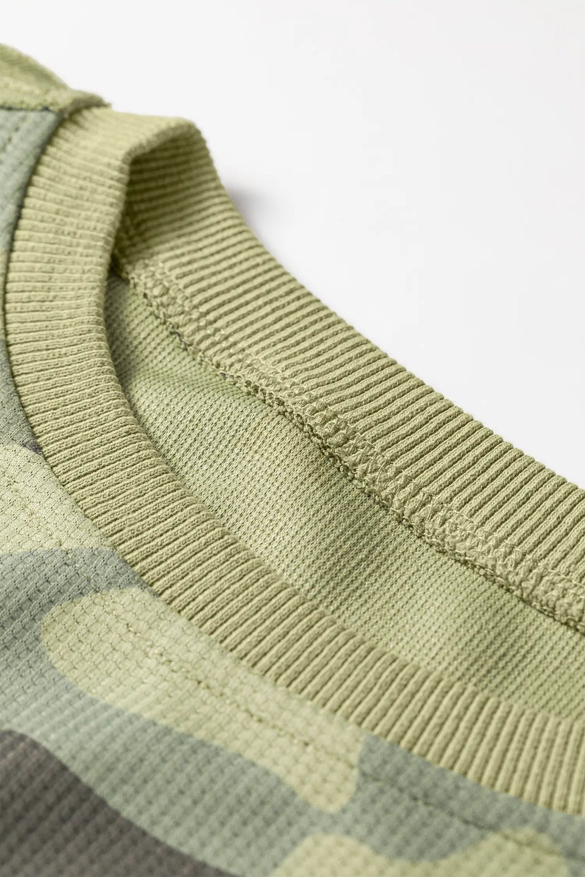 Camouflage Waffle Knit Raw Edge Contrast Trim Oversized Long Sleeve Top – Green