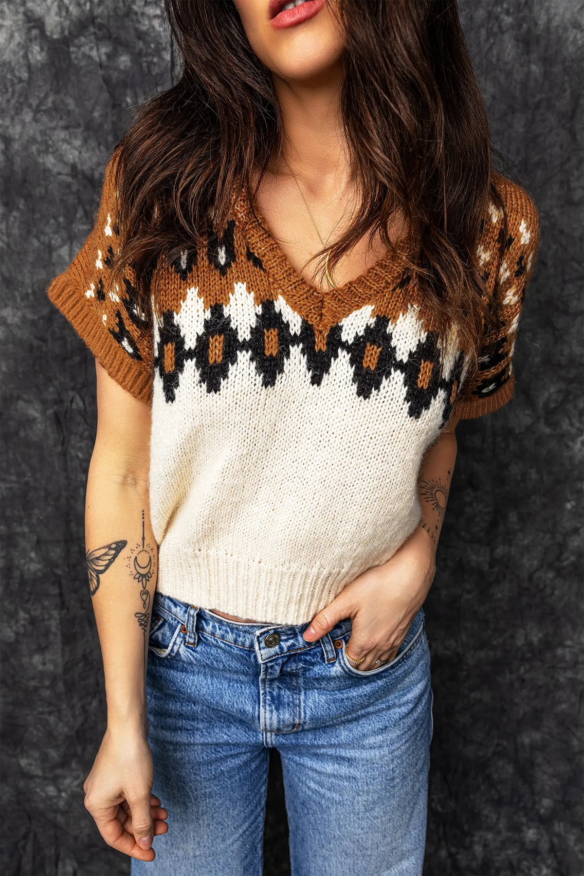 V Neck Short Sleeve Geometric Print Western Style Knit Tee – Brown