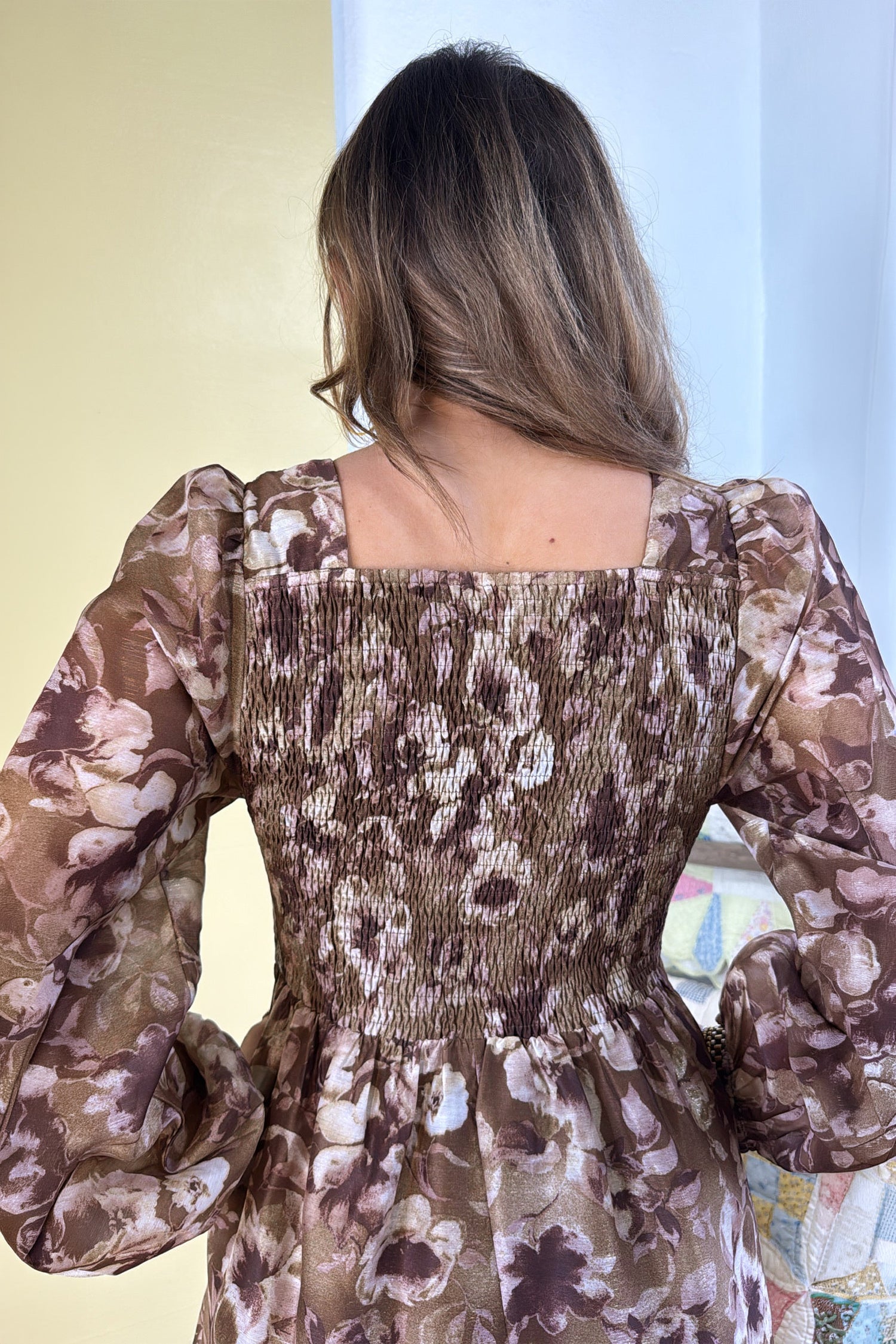 Abstract Floral Print Square Neck Long Sleeve Mini Shift Dress – Brown