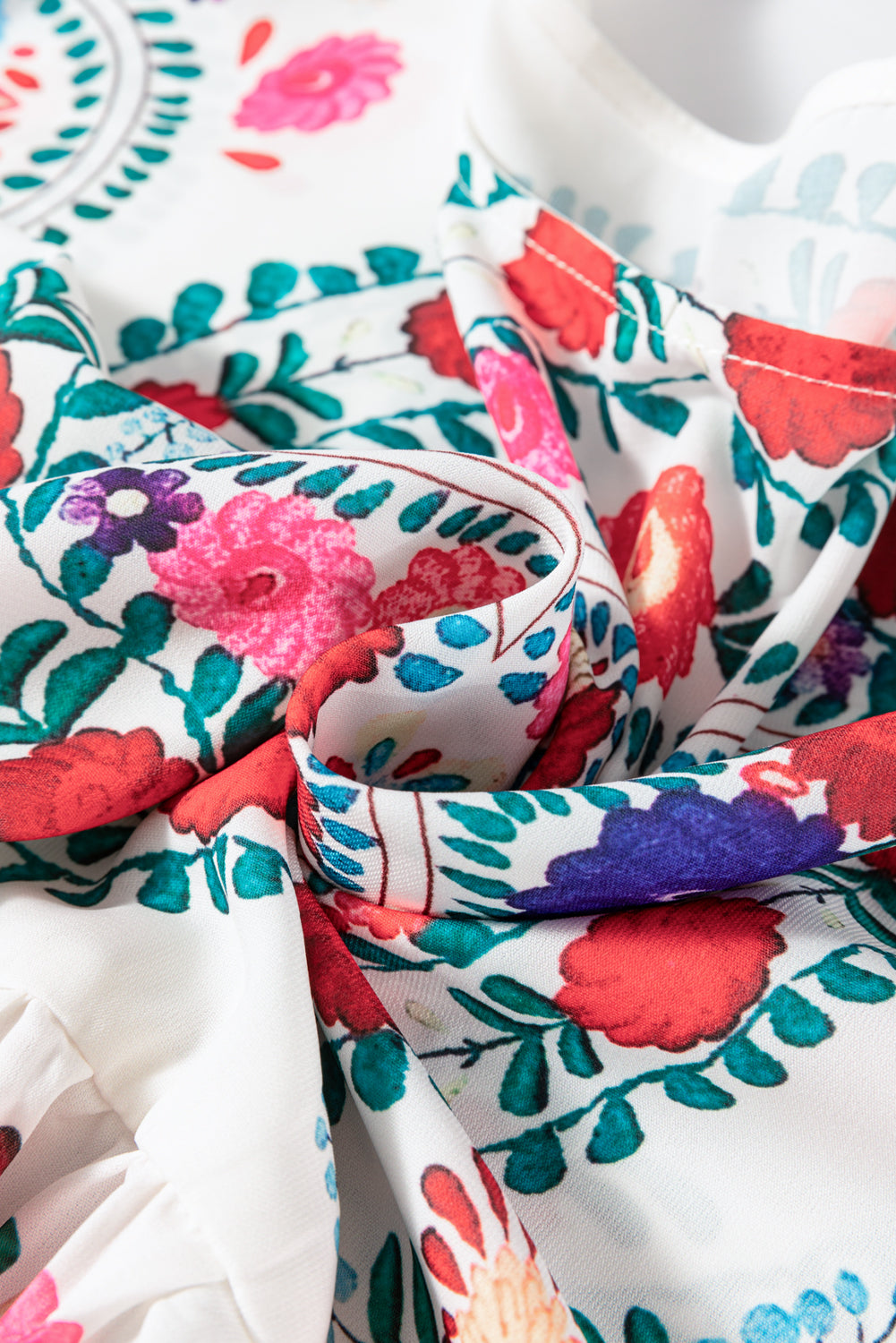 White Boho Floral Print Round Neck Ruffle Trim Blouse eAura