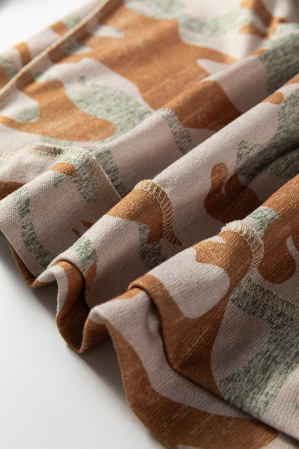 Retro Camouflage Print Exposed Seam Patchwork Drop Shoulder Sweatshirt - eAura