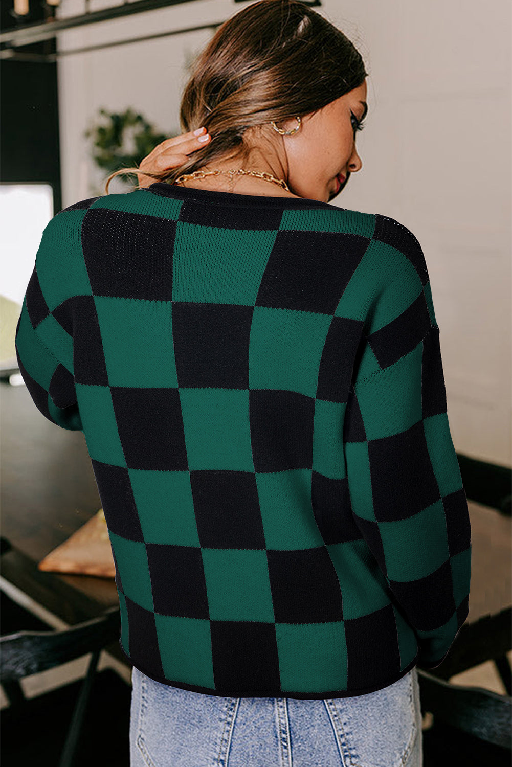 Checked Notched Neckline Drop Shoulder Knit Sweater eAura