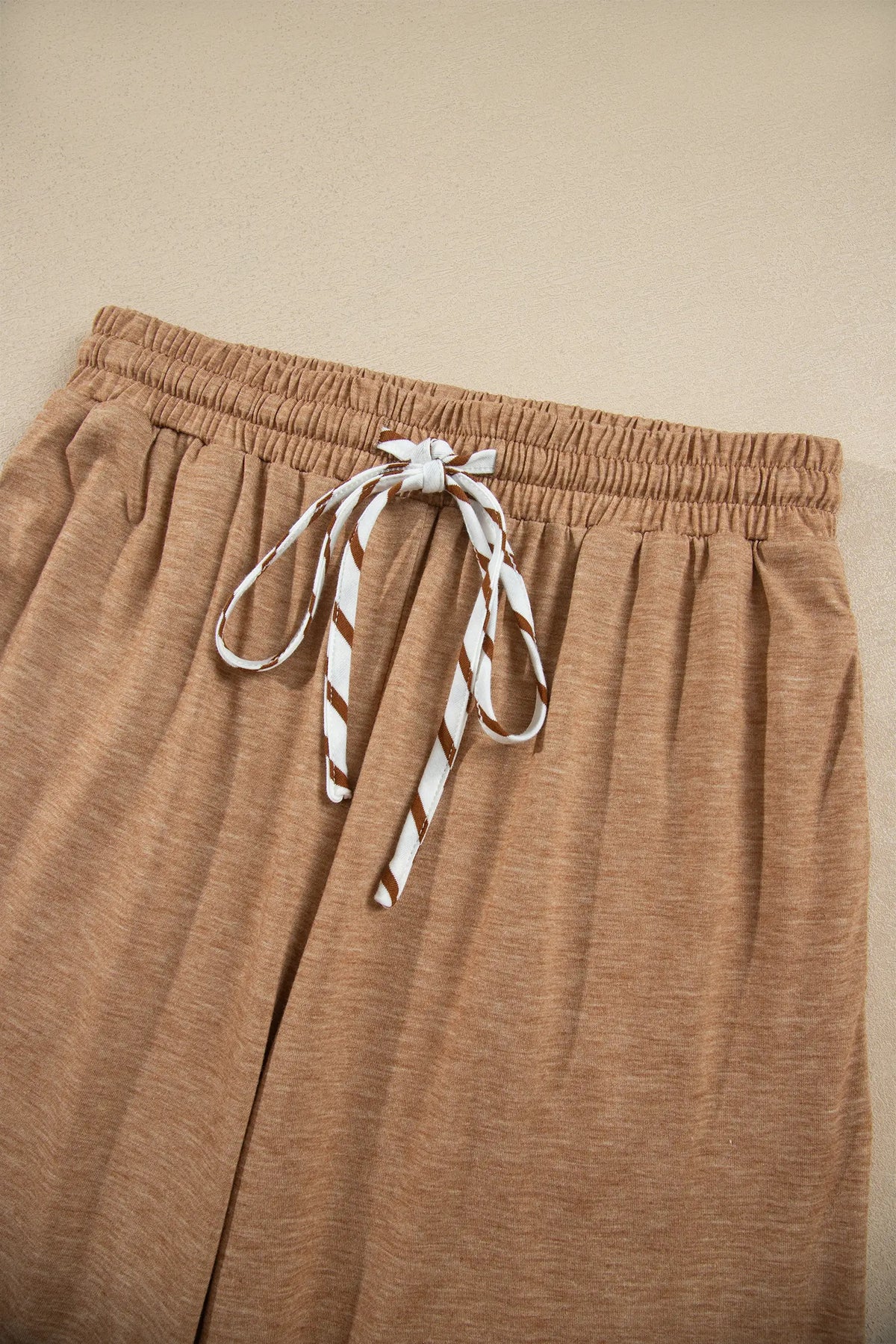 V Neck Ruffle Contrast Sleeve Top Drawstring Pants 2pcs Set – Grey Stripe