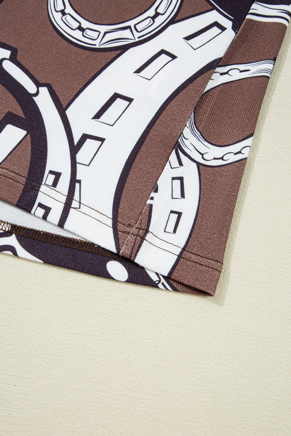 Brown Lucky Horseshoes Graphic Dolman T-shirt eAura