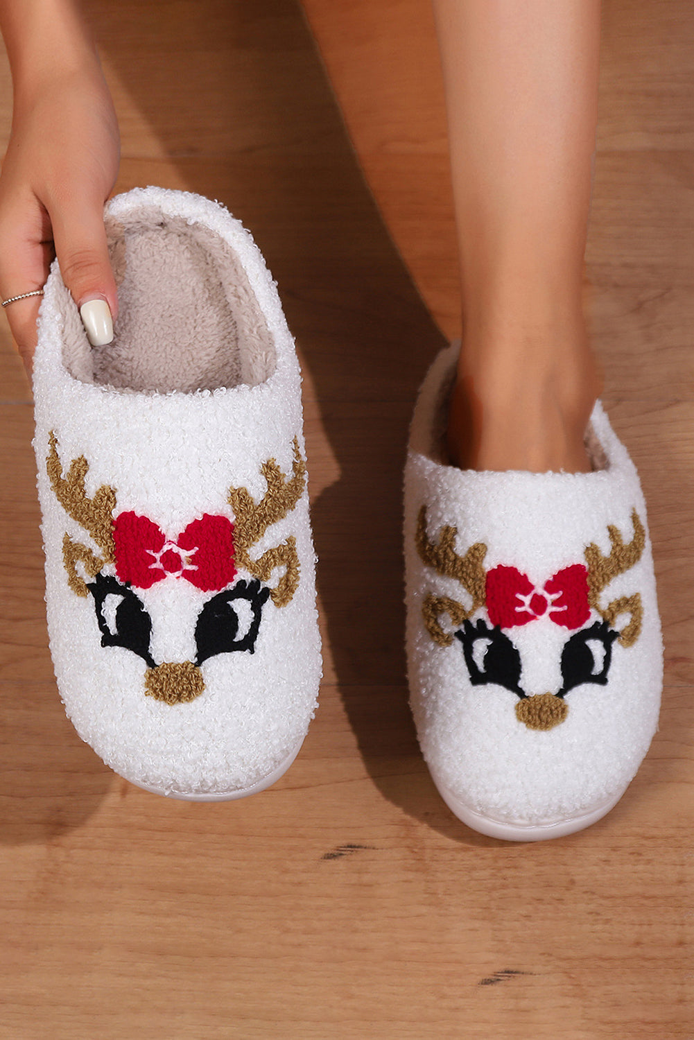 White Christmas Reindeer Slippers - eAura