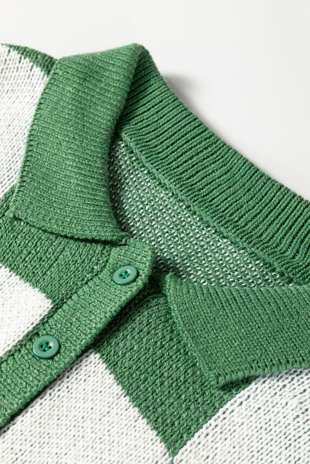 Checkered Pattern Polo Collar Loose Sweater eAura