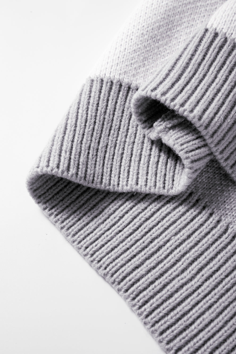 Gray Checkered Bishop Sleeve Sweater eAura
