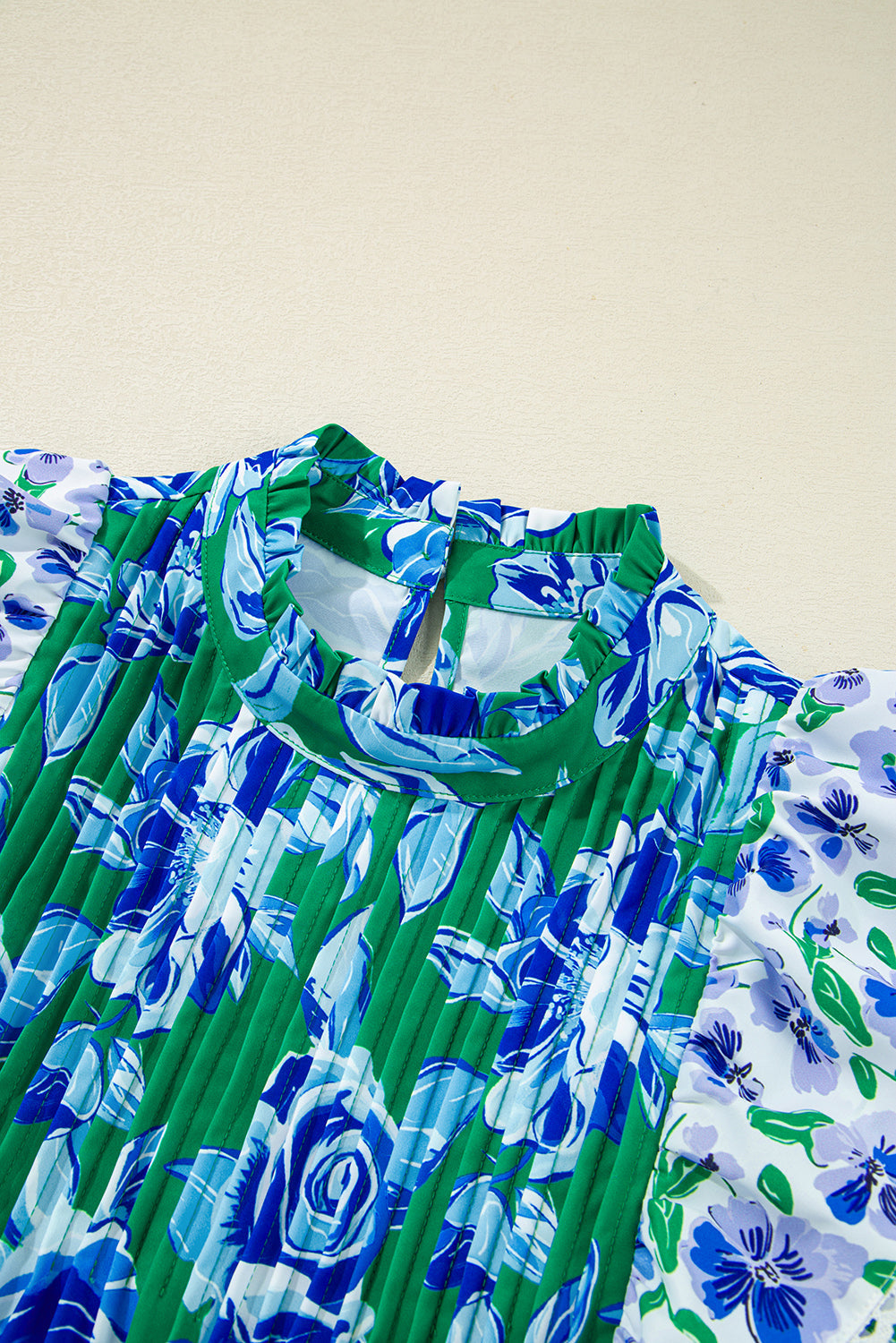 Green Floral Print Lace Trim Contrast Ruffle Sleeve Pleated Loose Blouse eAura