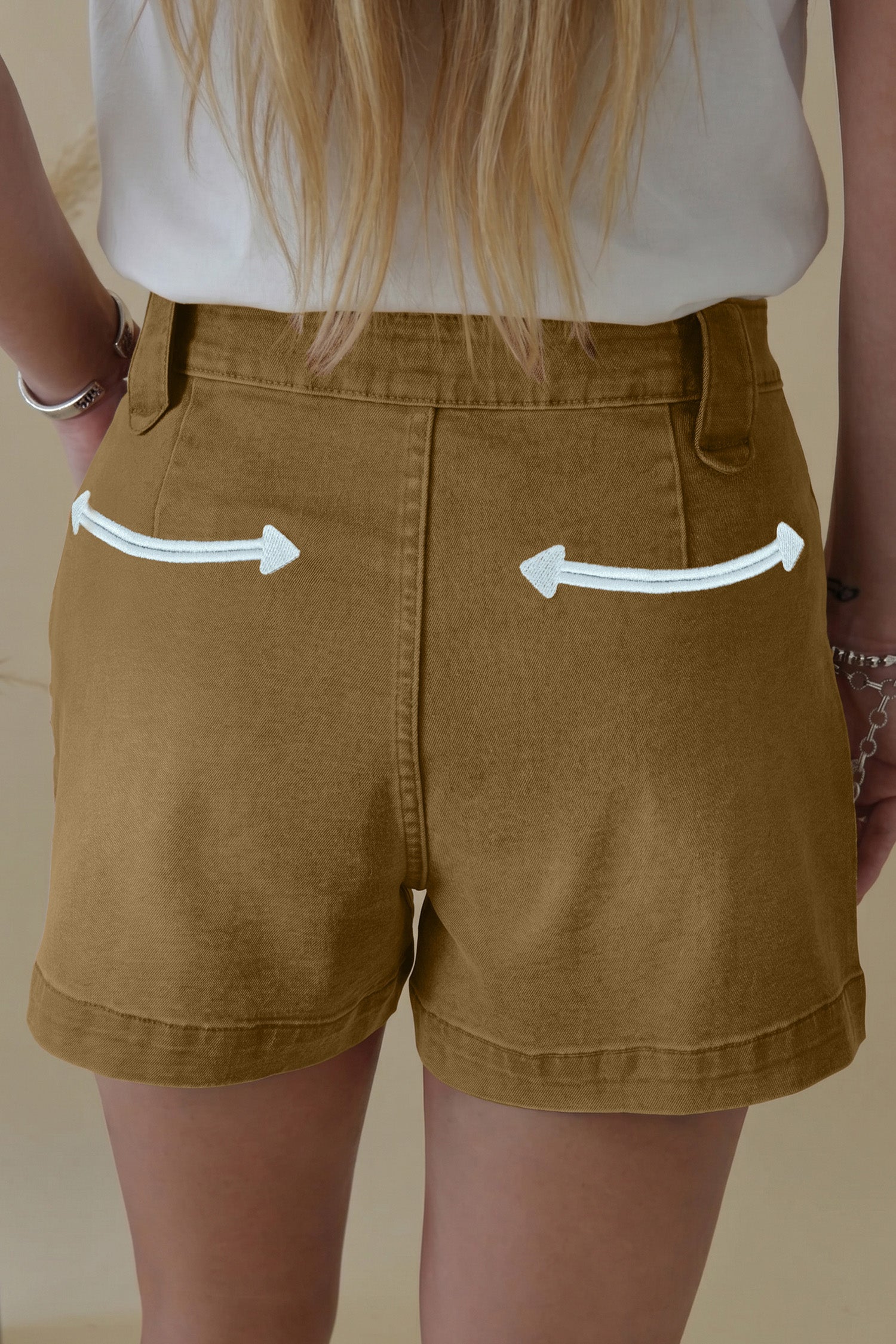 Contrast Arrow Detail Western Denim Shorts – Pale Khaki