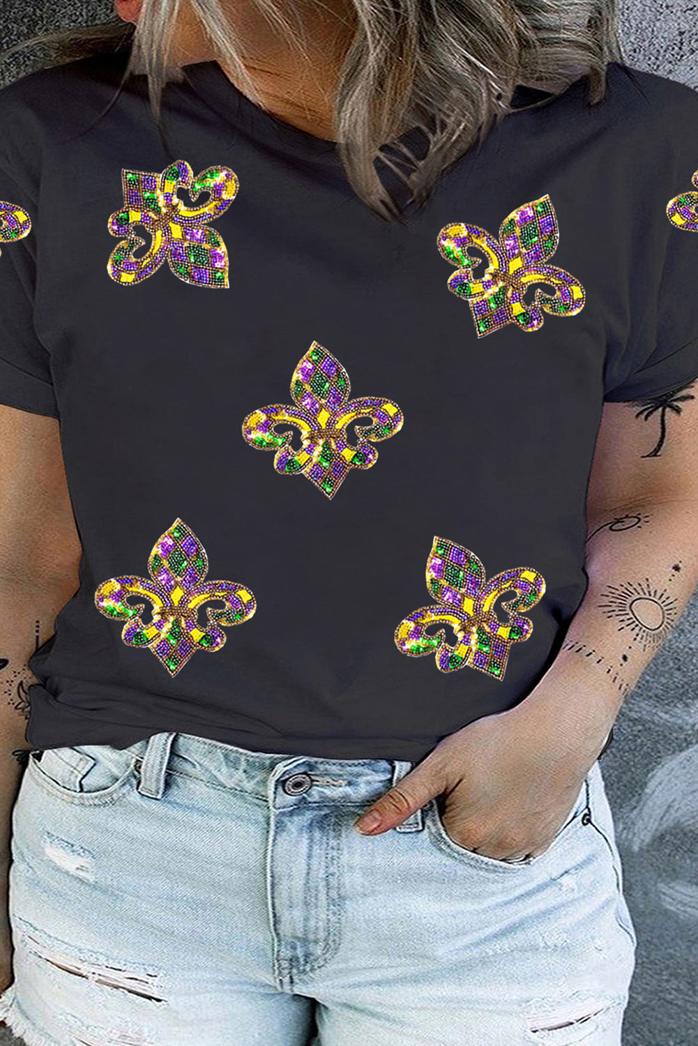 Black Mardi Gras Fleur de Lis Patched Graphic Crewneck Plus Size Tee BB Fashion Outlet