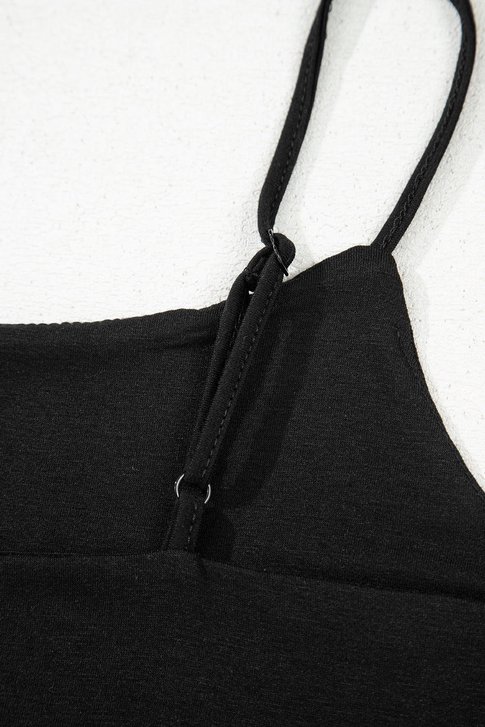 Black Spaghetti Strap Skinny Fit Cropped Tank Top eAura