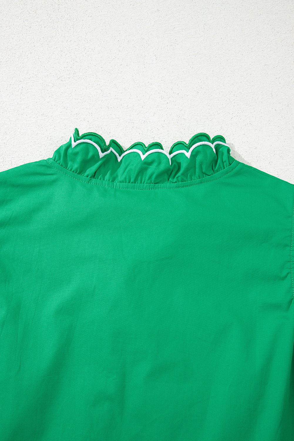 Bright Green Contrast Scallop Trim Short Sleeve V Neck Top eAura